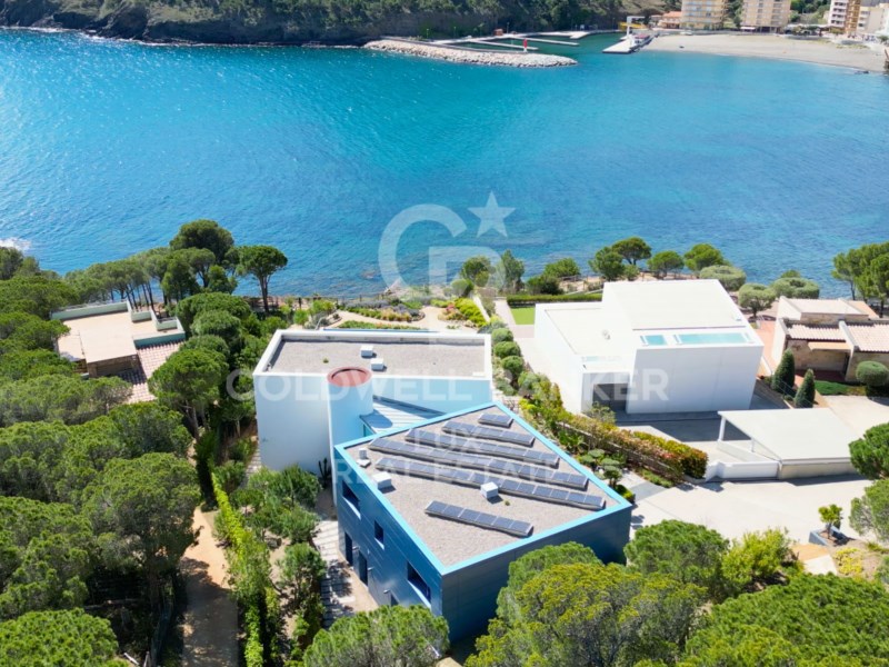 Girona, Colera, Colera Girona, Colera, Colera Giro, Colera, Catalonia, ES, 5 Bedrooms Bedrooms, ,4 BathroomsBathrooms,Residential,For Sale,Girona, Colera, Colera Girona, Colera, Colera Giro,1615744