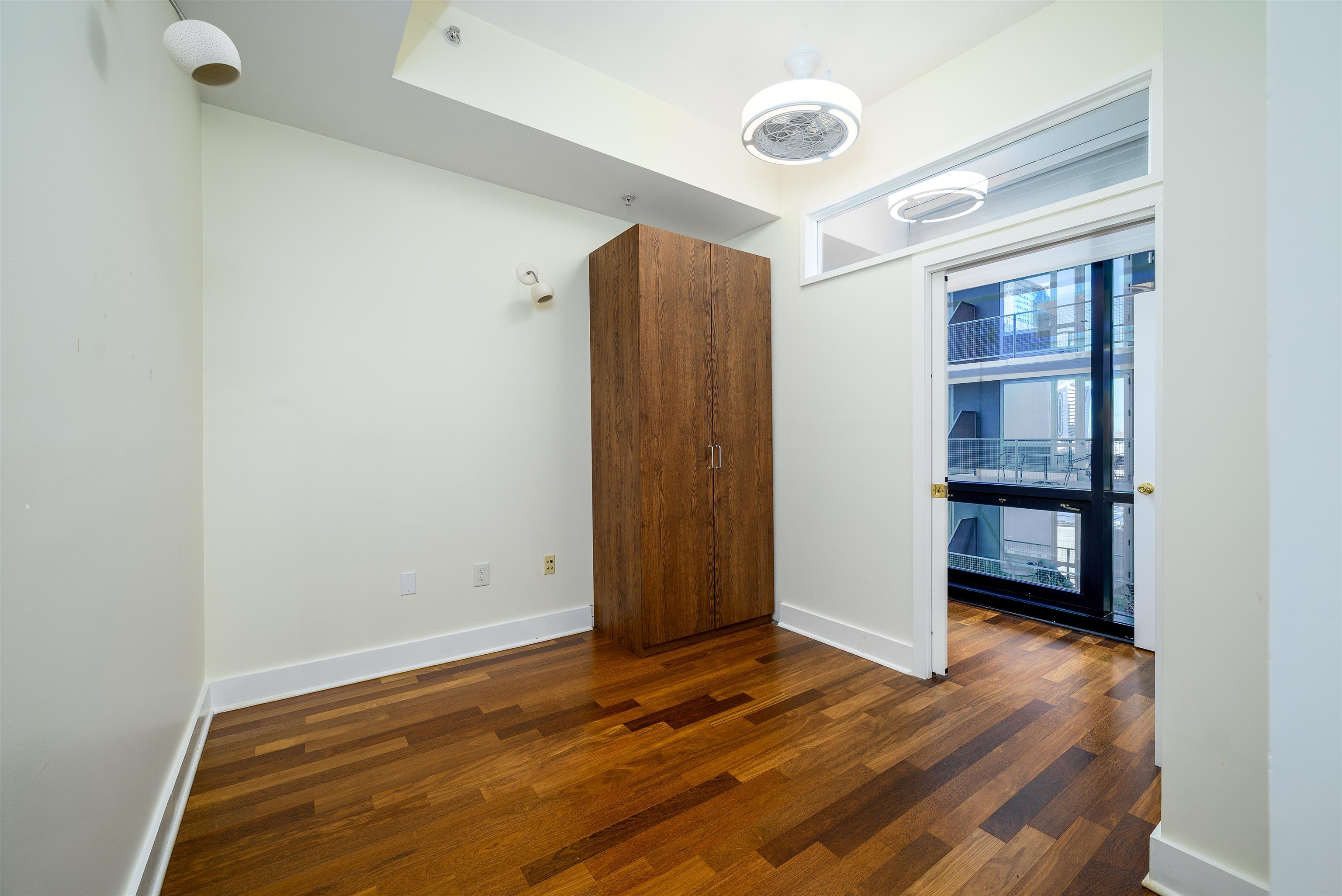Jersey City, New Jersey, 07302, United States, 2 Bedrooms Bedrooms, ,1 BathroomBathrooms,Residential,For Sale,2001918