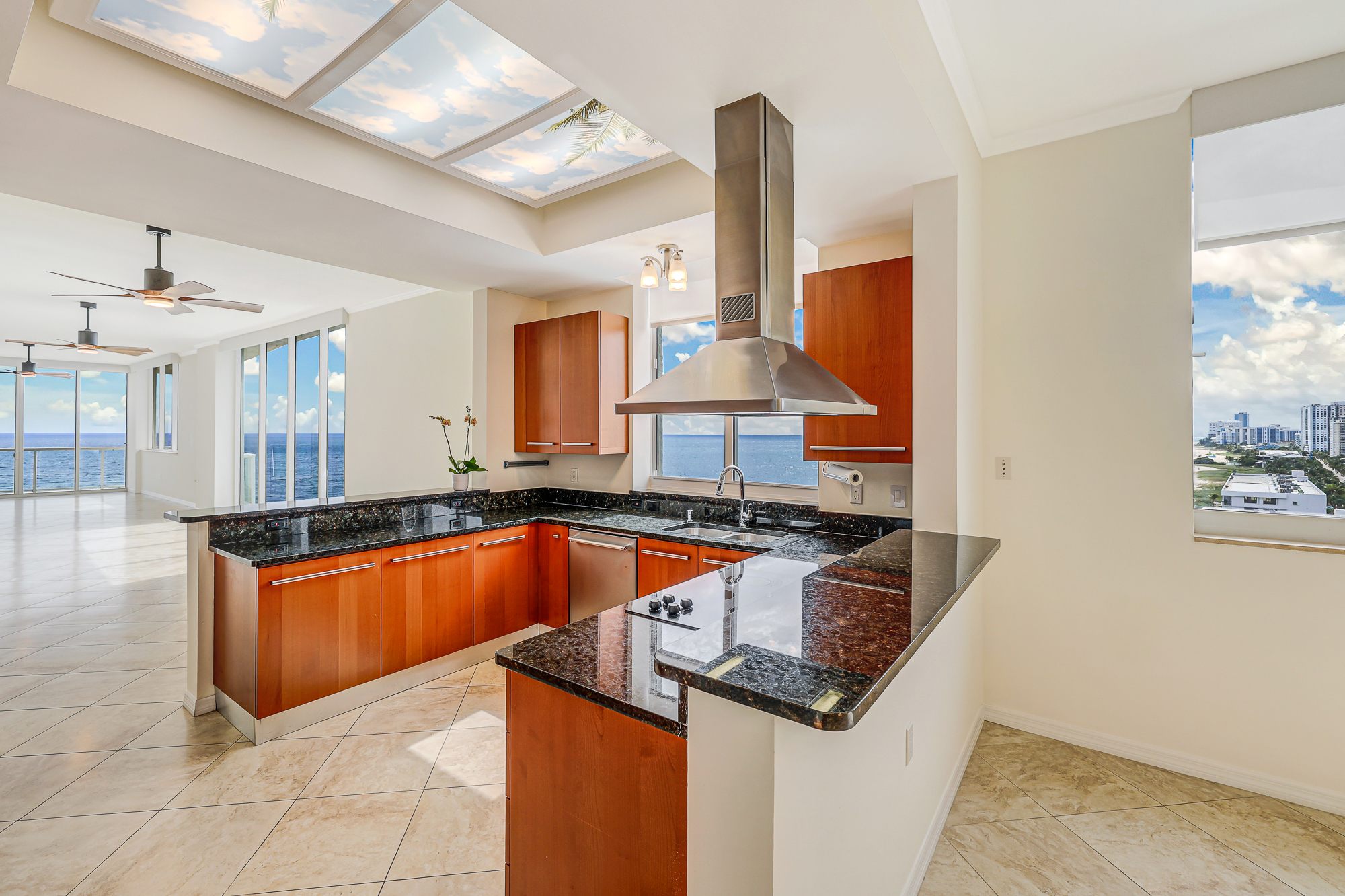  704 N Ocean Blvd, Pompano Beach, FL, 33062 - 物件實景