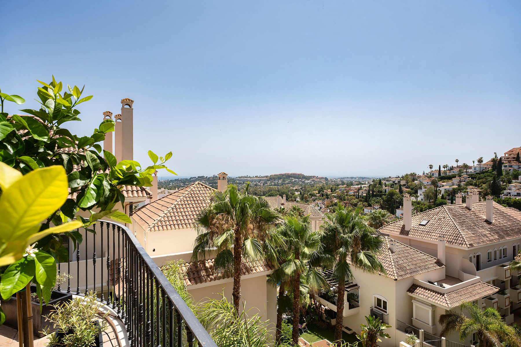  South-Facing duplex apartment with sea views in Nueva Andalucía - 物件實景