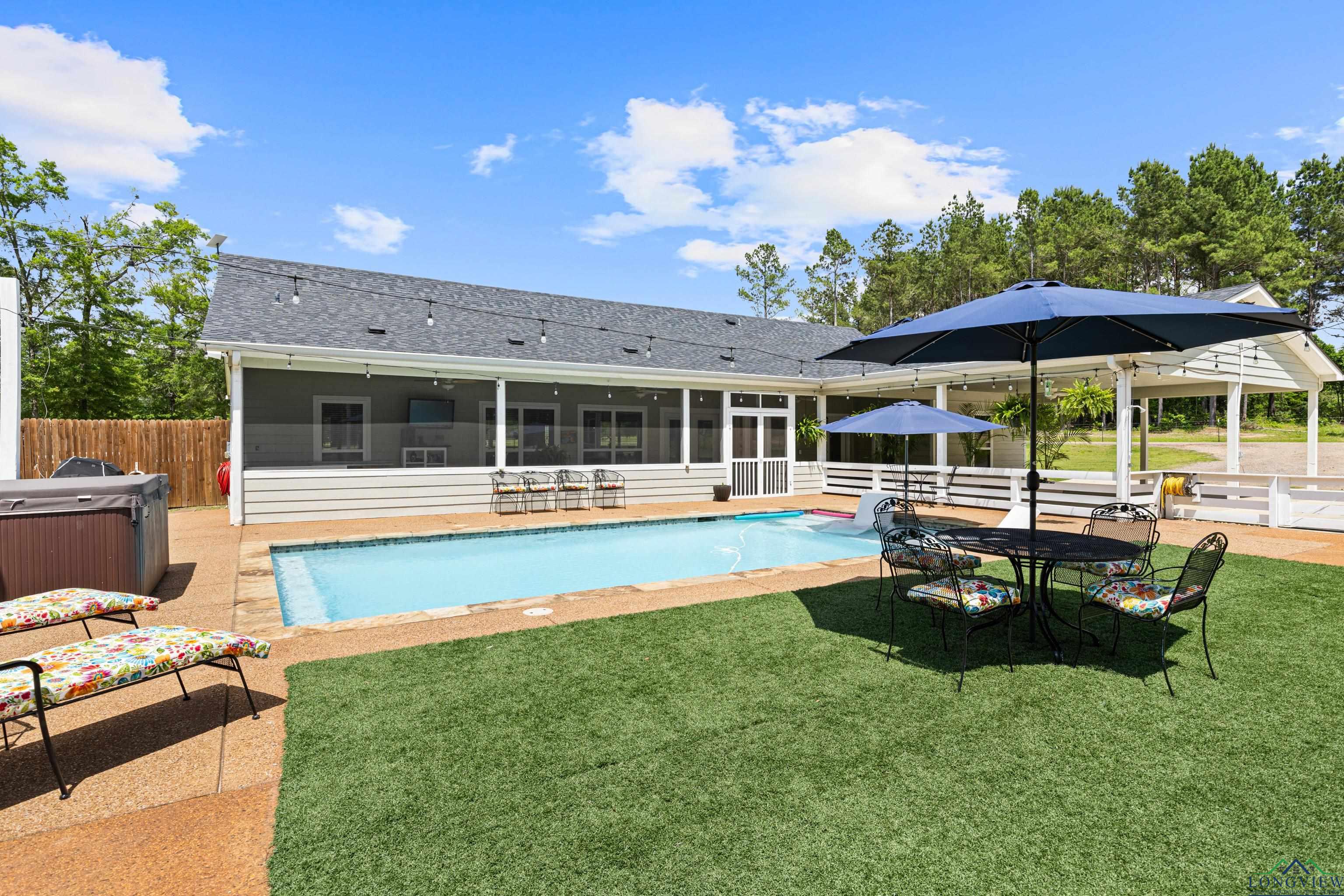 Winona, Texas, 75792, United States, 3 Bedrooms Bedrooms, ,2 BathroomsBathrooms,Residential,For Sale,1866525