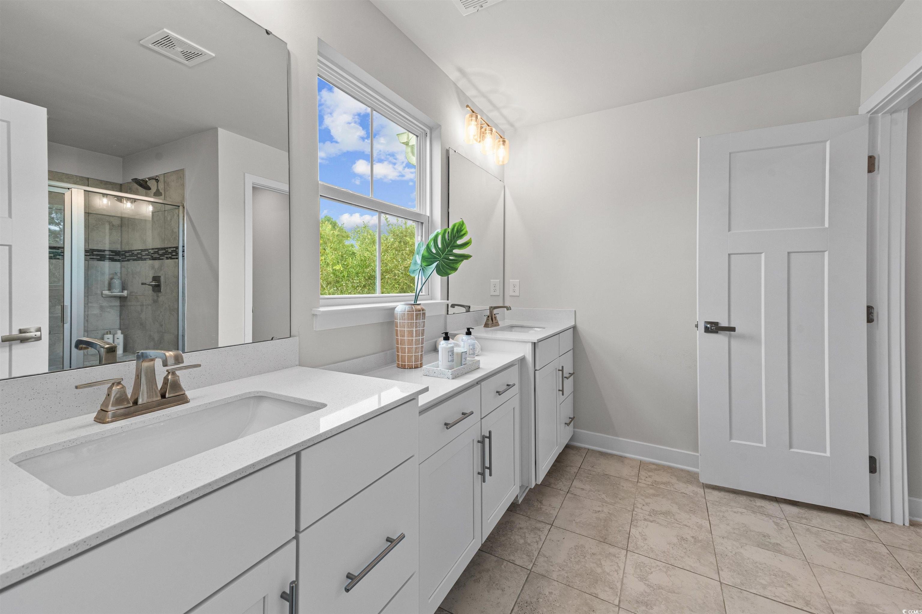 North Myrtle Beach, South Carolina, 29582, United States, 4 Bedrooms Bedrooms, ,5 BathroomsBathrooms,Residential,For Sale,1930380