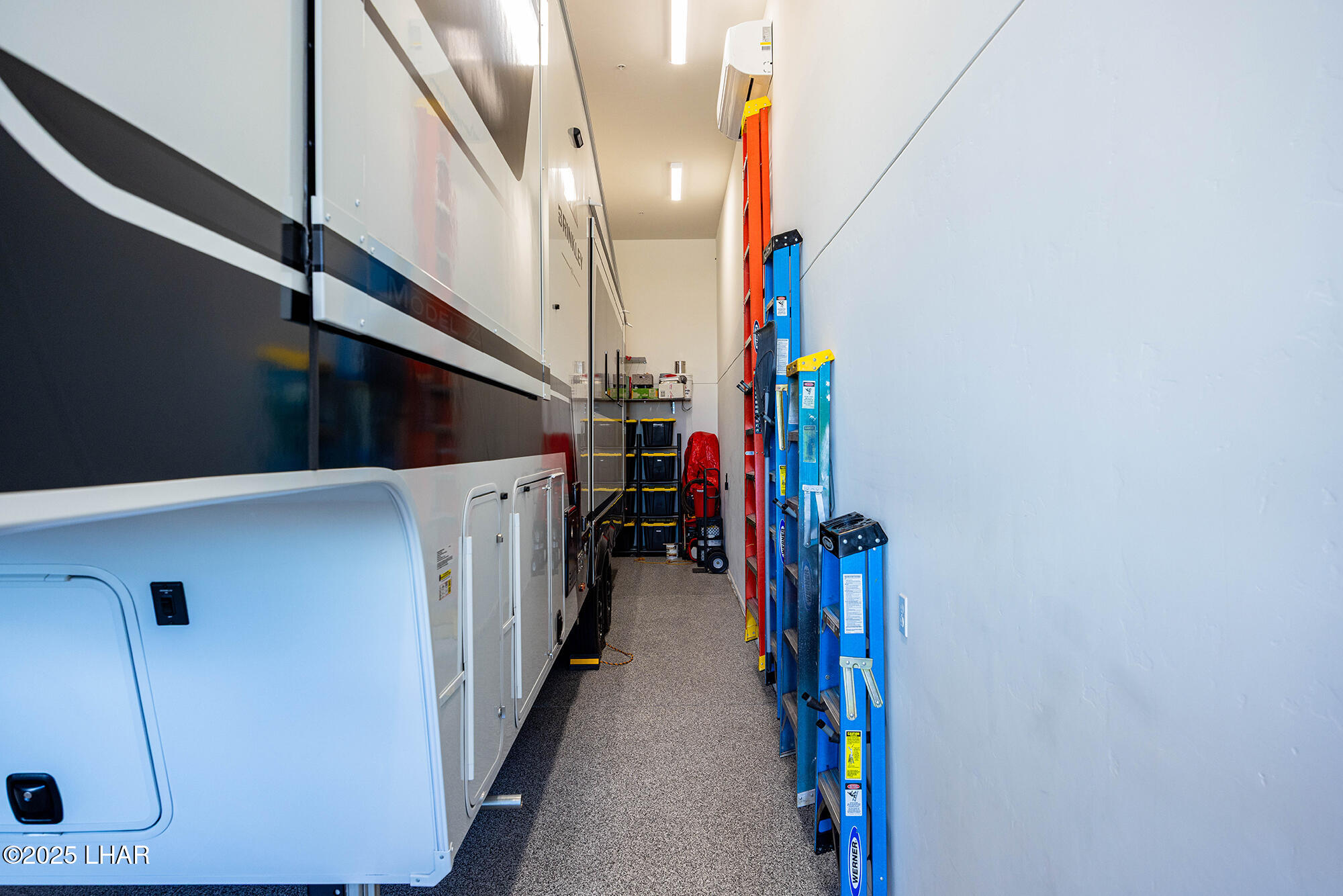 Lake Havasu City, Arizona, 86406, United States, 3 Bedrooms Bedrooms, ,1 BathroomBathrooms,Residential,For Sale,1998325