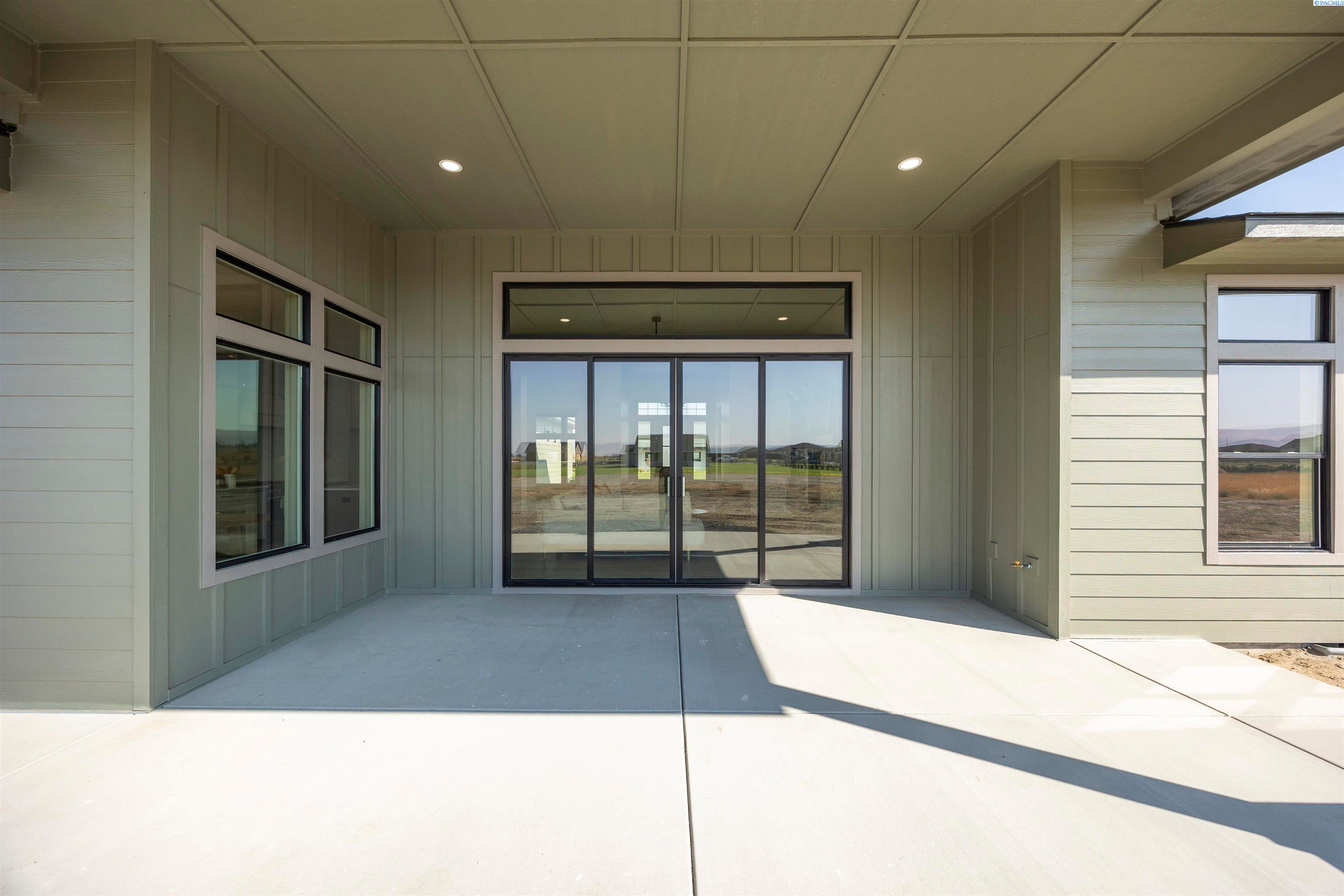 Kennewick, Washington, 99338, United States, 4 Bedrooms Bedrooms, ,3 BathroomsBathrooms,Residential,For Sale,2002511