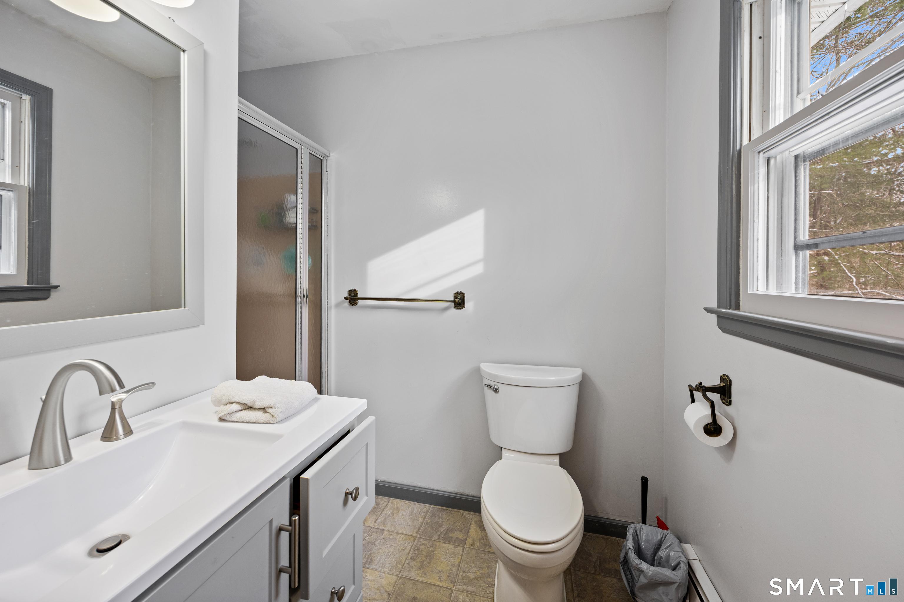 Southington, Connecticut, 06489, United States, 5 Bedrooms Bedrooms, ,3 BathroomsBathrooms,Residential,For Sale,2007439