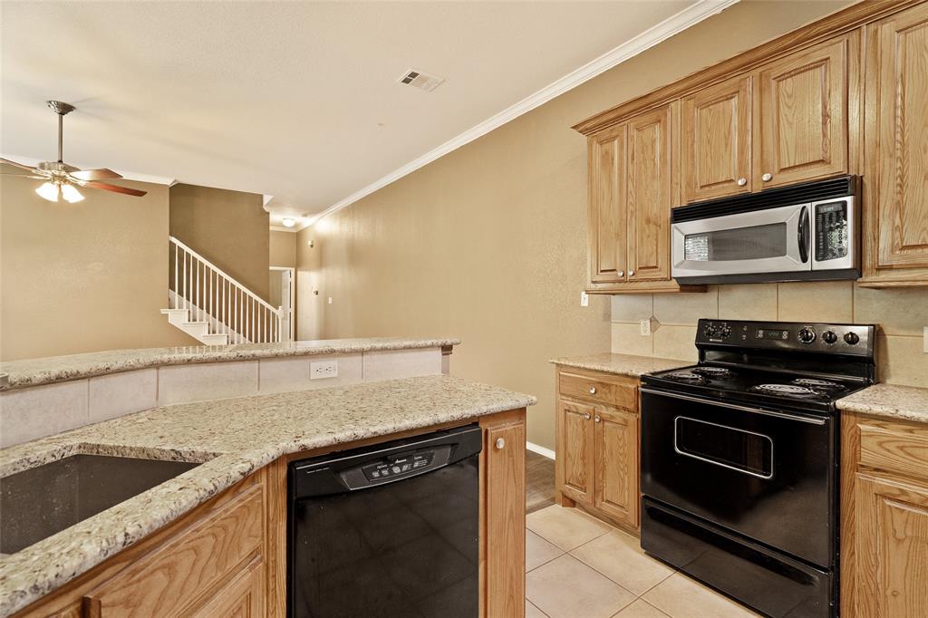 Fort Worth, Texas, 76110, United States, 6 Bedrooms Bedrooms, ,4 BathroomsBathrooms,Residential,For Sale,1837123