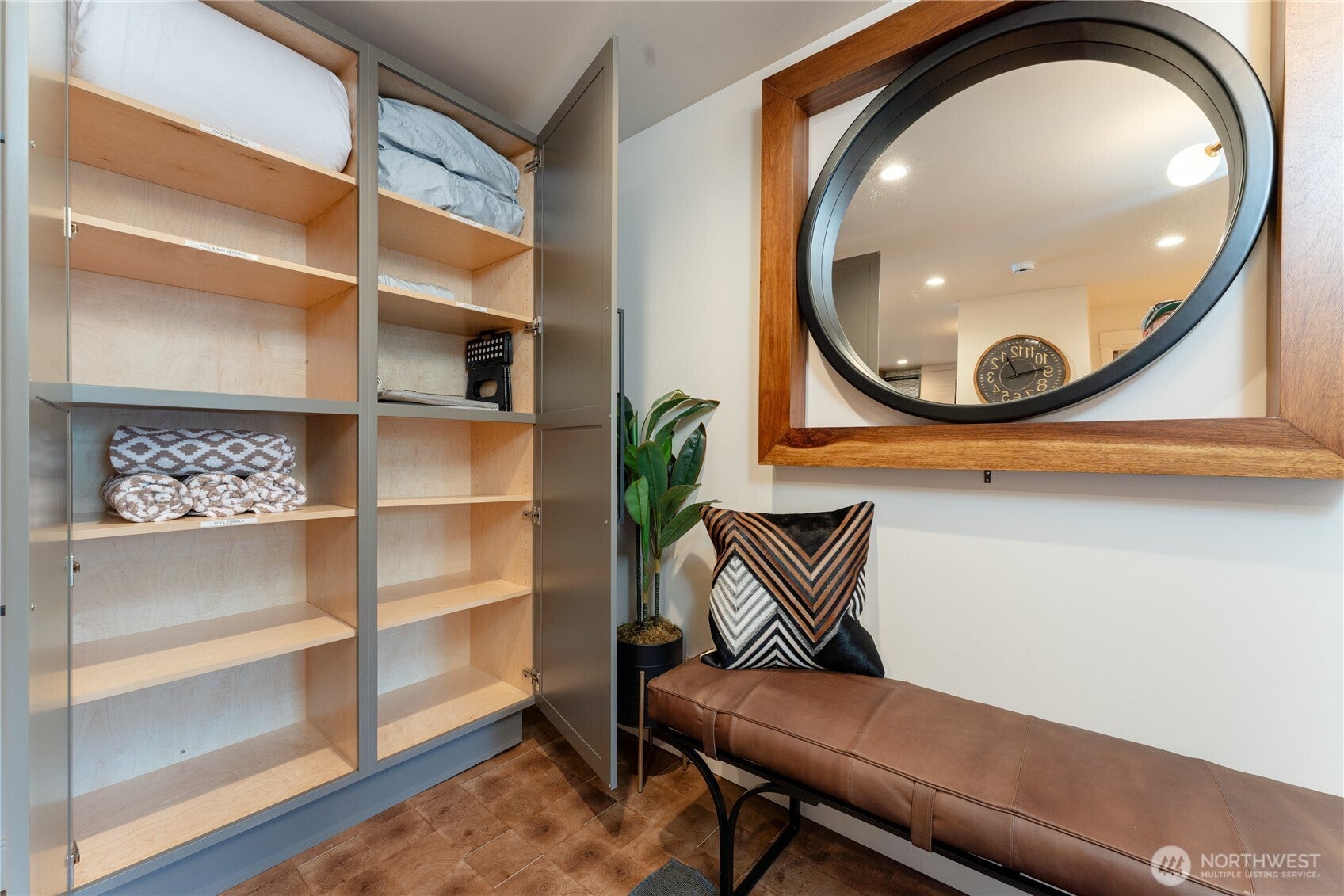 Manson, Washington, 98831, United States, 1 Bedroom Bedrooms, ,2 BathroomsBathrooms,Residential,For Sale,1847546