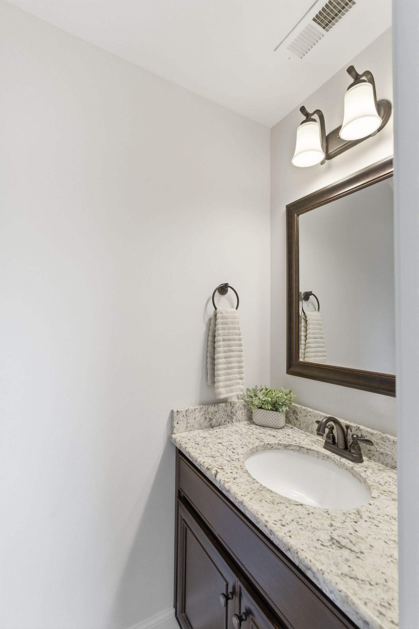  1007 Azalea Ct S, Ashland City, TN, 37015 - 物件實景