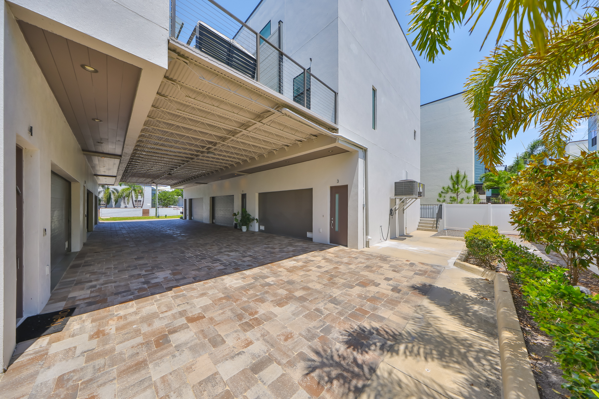 Tampa, Florida, 36611, United States, 3 Bedrooms Bedrooms, ,4 BathroomsBathrooms,Residential,For Sale,1931237