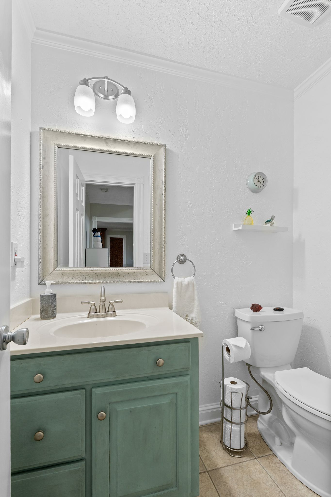 Lewisburg, Tennessee, 37091, United States, 4 Bedrooms Bedrooms, ,3 BathroomsBathrooms,Residential,For Sale,1999662