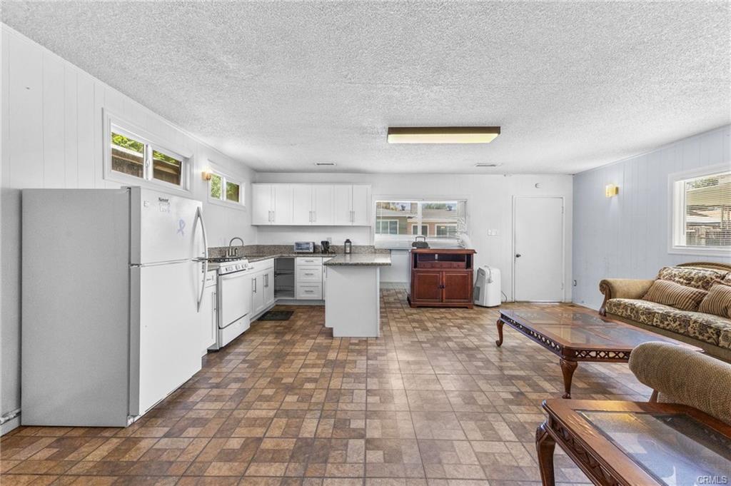 Compton, California, 90221, United States, 3 Bedrooms Bedrooms, ,2 BathroomsBathrooms,Residential,For Sale,1922771