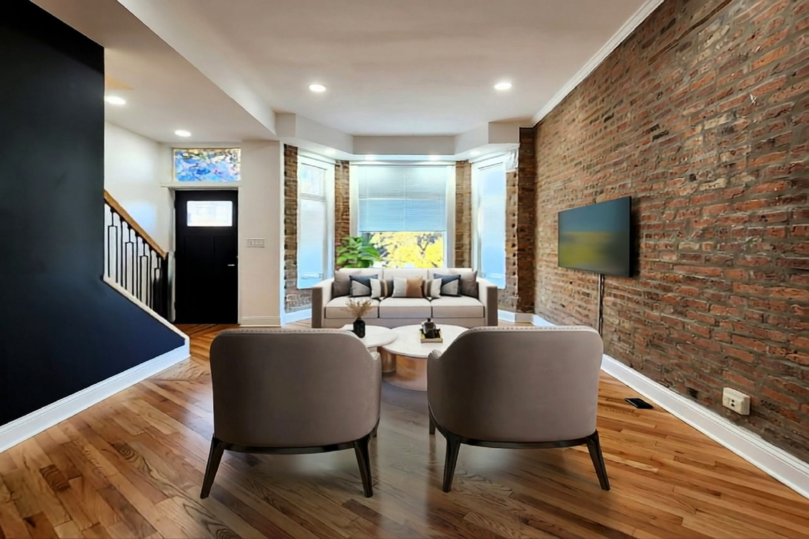 Chicago, Illinois, 60637, United States, 4 Bedrooms Bedrooms, ,4 BathroomsBathrooms,Residential,For Sale,1987996