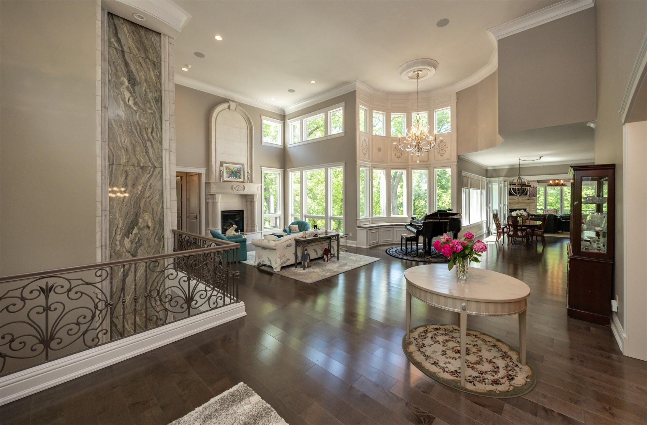 Urbandale, Iowa, 50323, United States, 4 Bedrooms Bedrooms, ,6 BathroomsBathrooms,Residential,For Sale,1980001