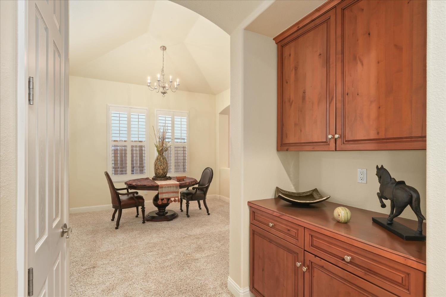 Clovis, California, 93619, United States, 3 Bedrooms Bedrooms, ,2 BathroomsBathrooms,Residential,For Sale,1942854