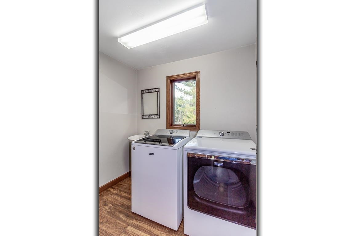 New London, Wisconsin, 54961-8021, United States, 4 Bedrooms Bedrooms, ,2 BathroomsBathrooms,Residential,For Sale,1984435