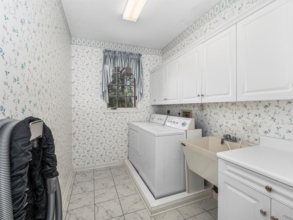 Marshall, Pennsylvania, 15090, United States, 4 Bedrooms Bedrooms, ,5 BathroomsBathrooms,Residential,For Sale,1989478