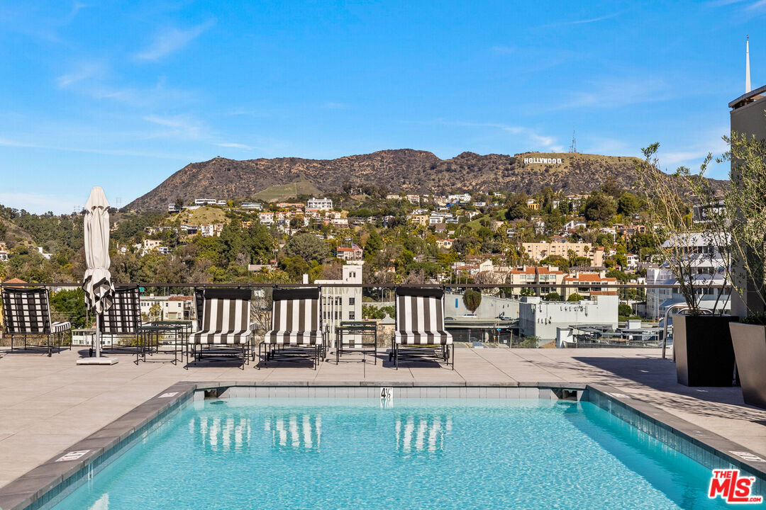 Los Angeles, California, 90028, United States, 2 Bedrooms Bedrooms, ,2 BathroomsBathrooms,Residential,For Sale,1827936