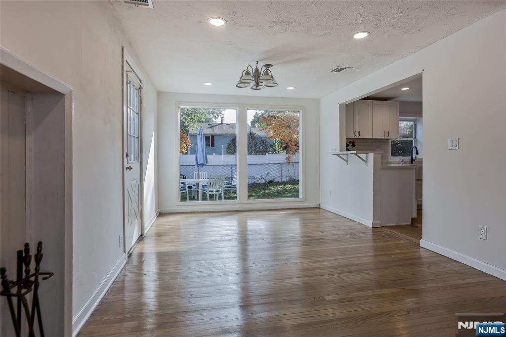 Waldwick, New Jersey, 07463, United States, 3 Bedrooms Bedrooms, ,3 BathroomsBathrooms,Residential,For Sale,1992926