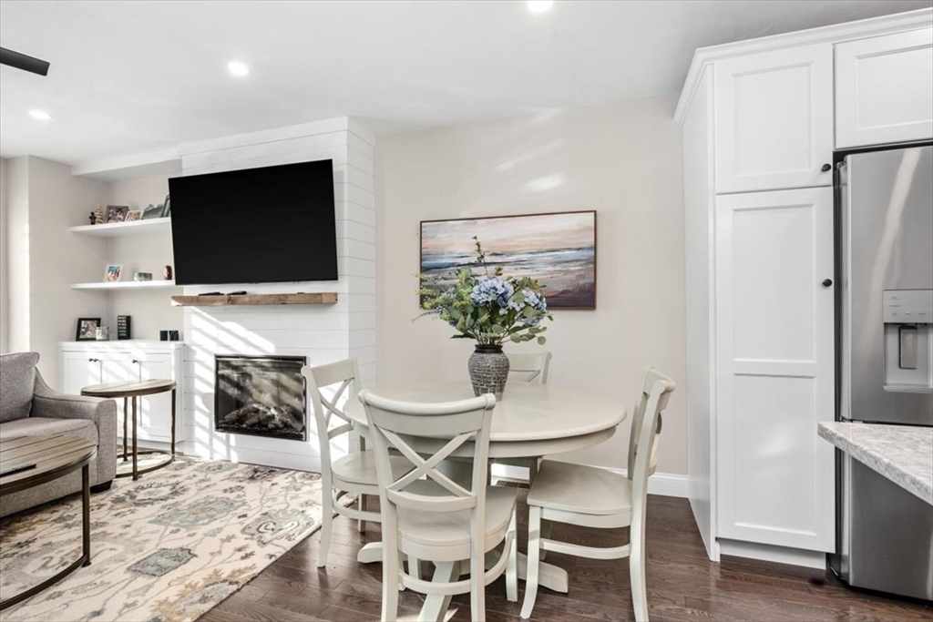 Pembroke, Massachusetts, 02359, United States, 2 Bedrooms Bedrooms, ,2 BathroomsBathrooms,Residential,For Sale,1992078