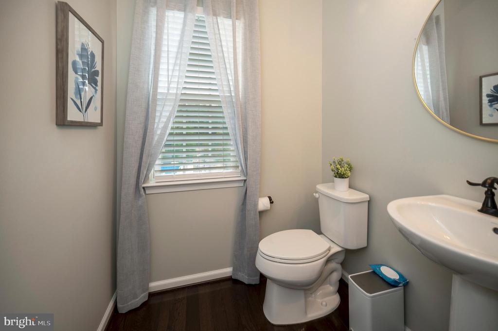 Fredericksburg, Virginia, 22406, United States, 5 Bedrooms Bedrooms, ,6 BathroomsBathrooms,Residential,For Sale,1981857