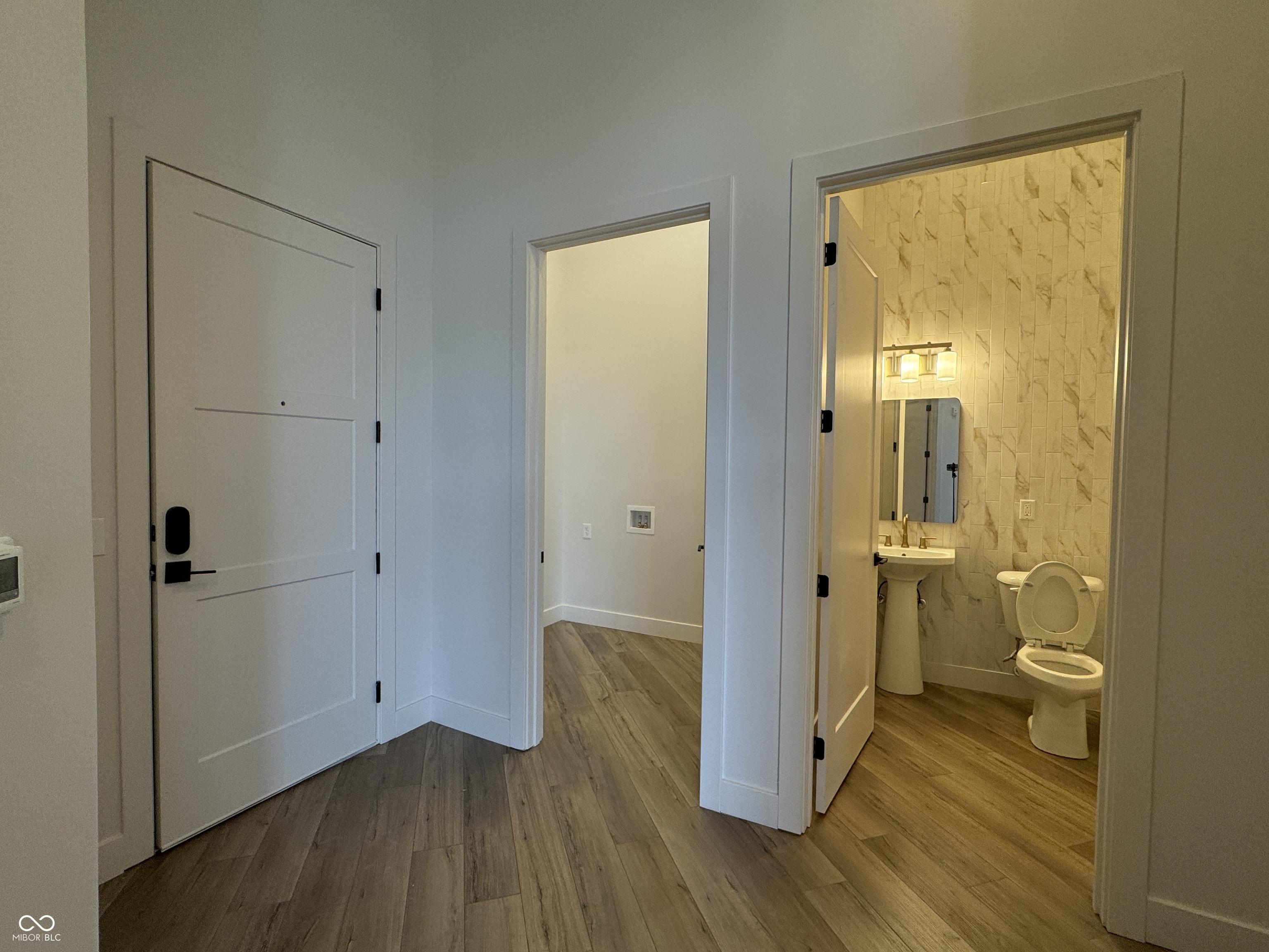 Carmel, Indiana, 46032, United States, 2 Bedrooms Bedrooms, ,3 BathroomsBathrooms,Residential,For Sale,1983027