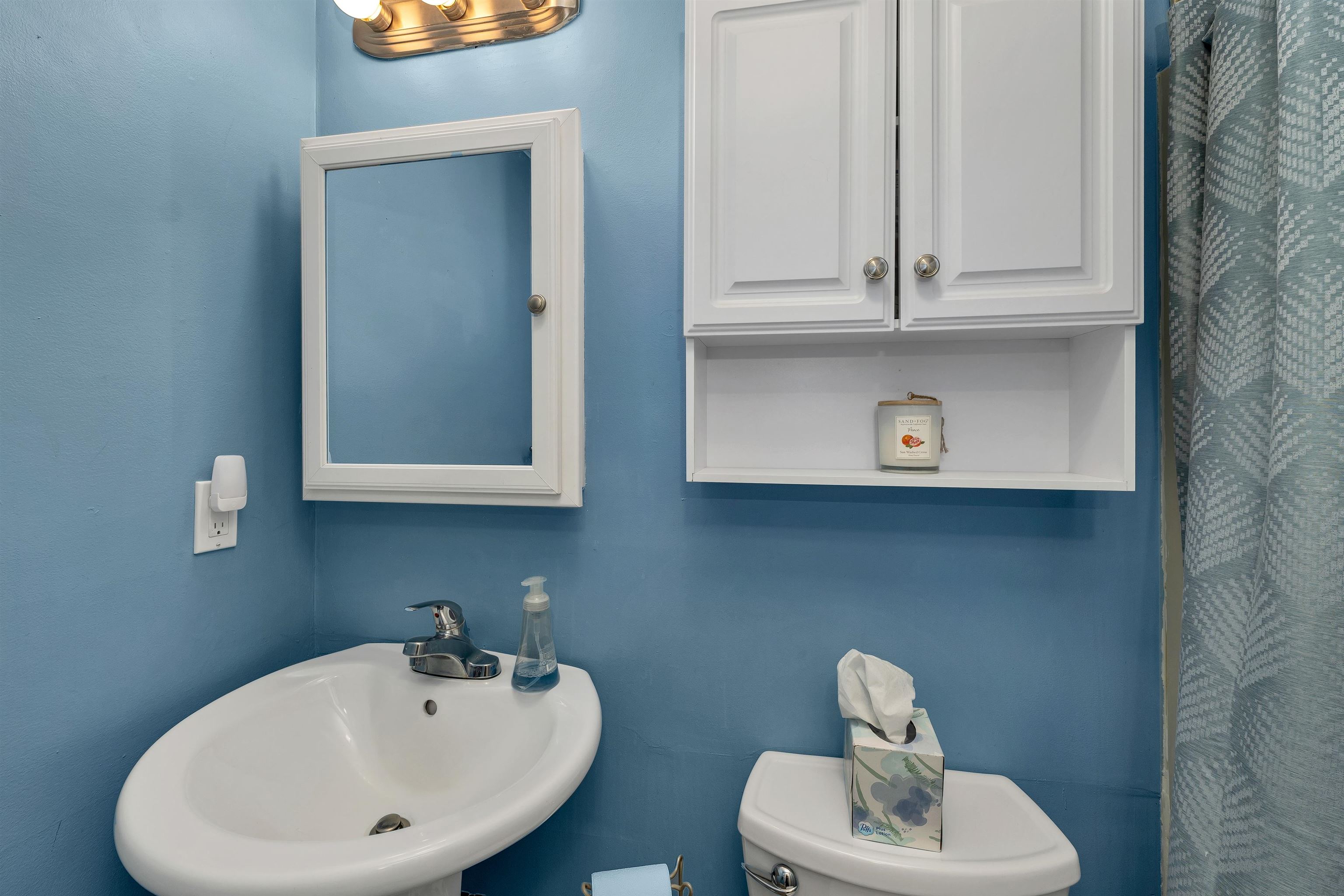 Hooksett, New Hampshire, 03106, United States, 3 Bedrooms Bedrooms, ,2 BathroomsBathrooms,Residential,For Sale,1992104