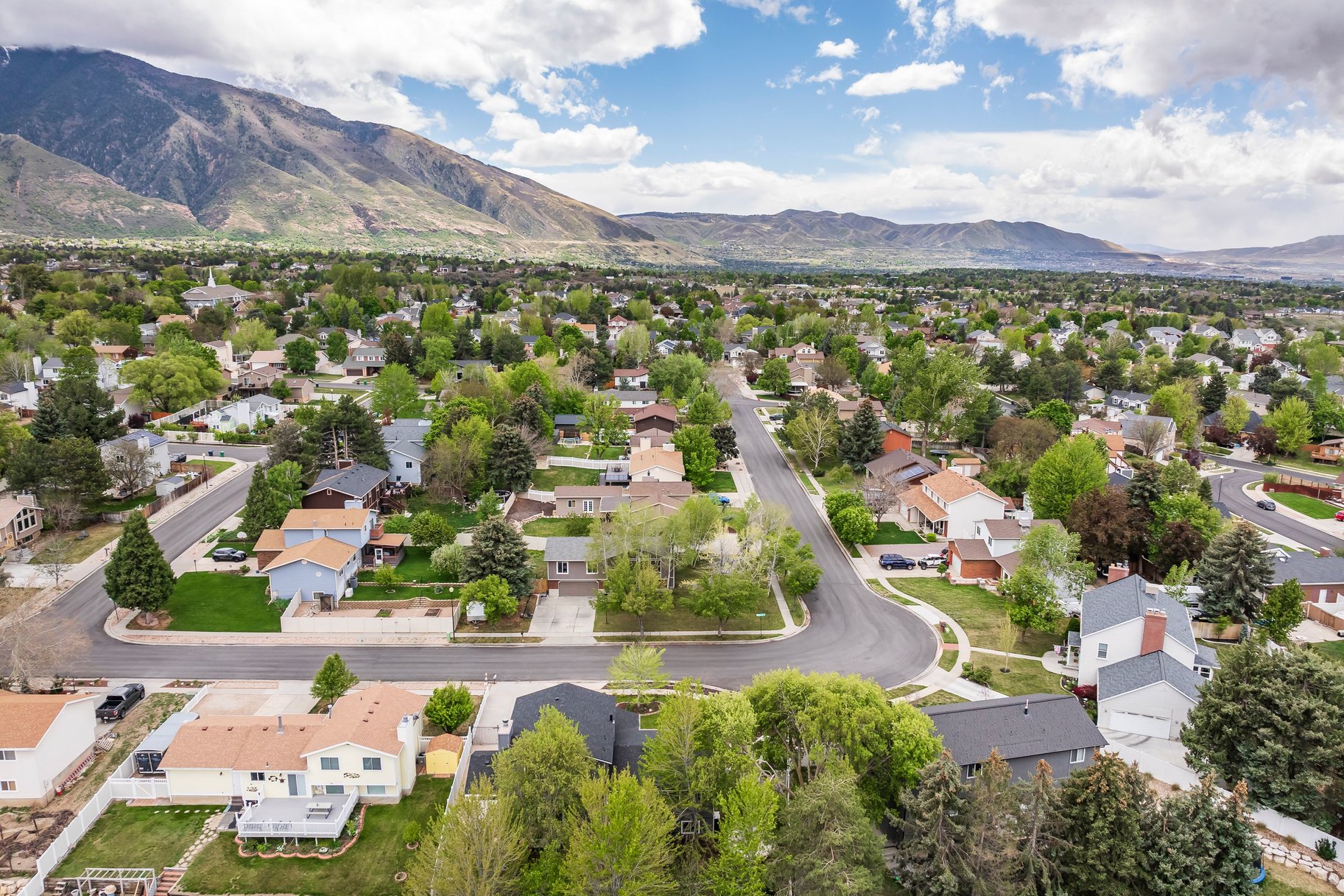  Sandy Gem Near the Canyons with Beautiful Backyard Living - 物件實景