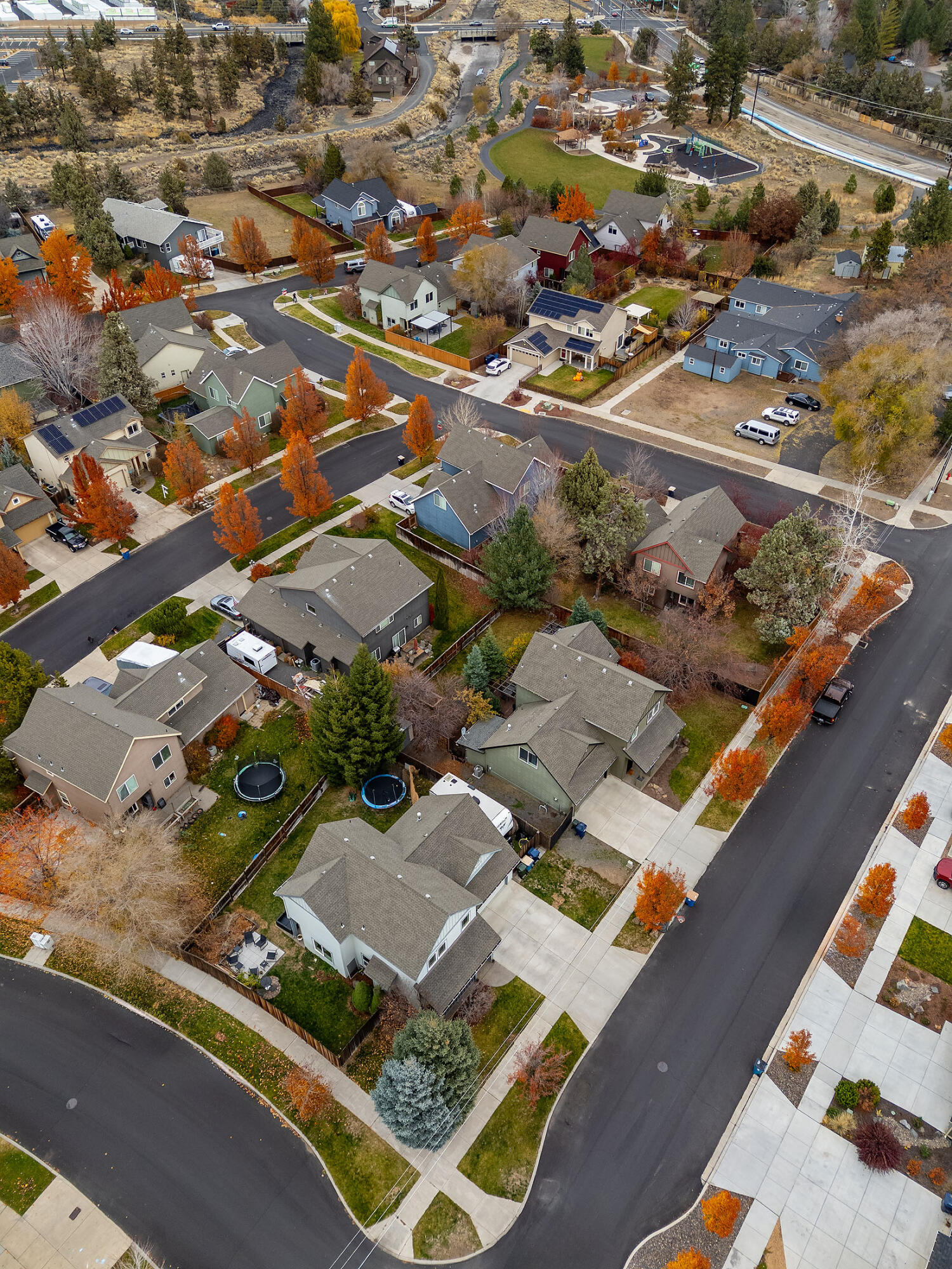 Bend, Oregon, 97701, United States, 3 Bedrooms Bedrooms, ,3 BathroomsBathrooms,Residential,For Sale,1991752