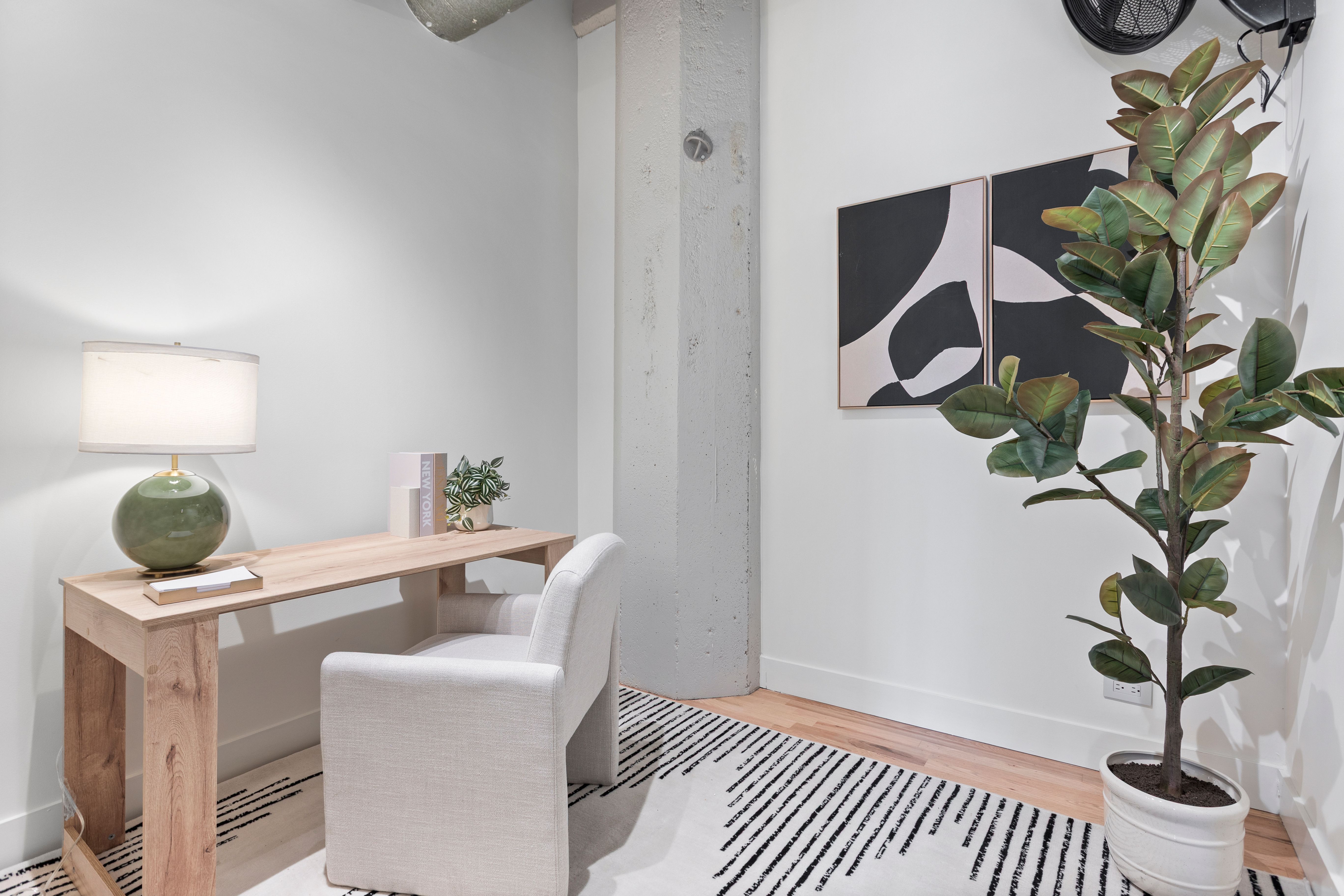  Incredible Southeast CORNER UNIT - 物件實景