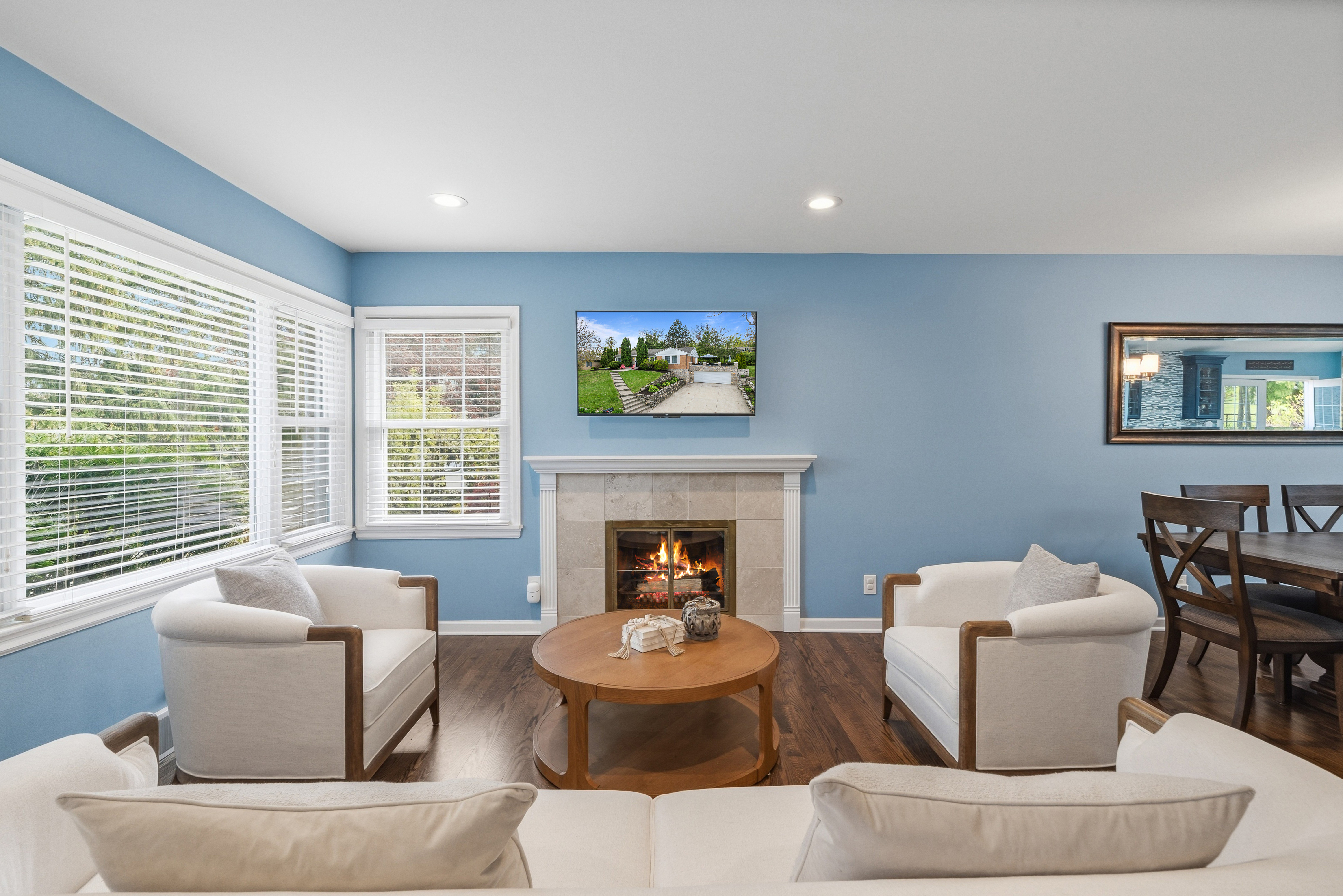  Turnkey Three Bedroom+ Home in Lake Geneva - 物件實景