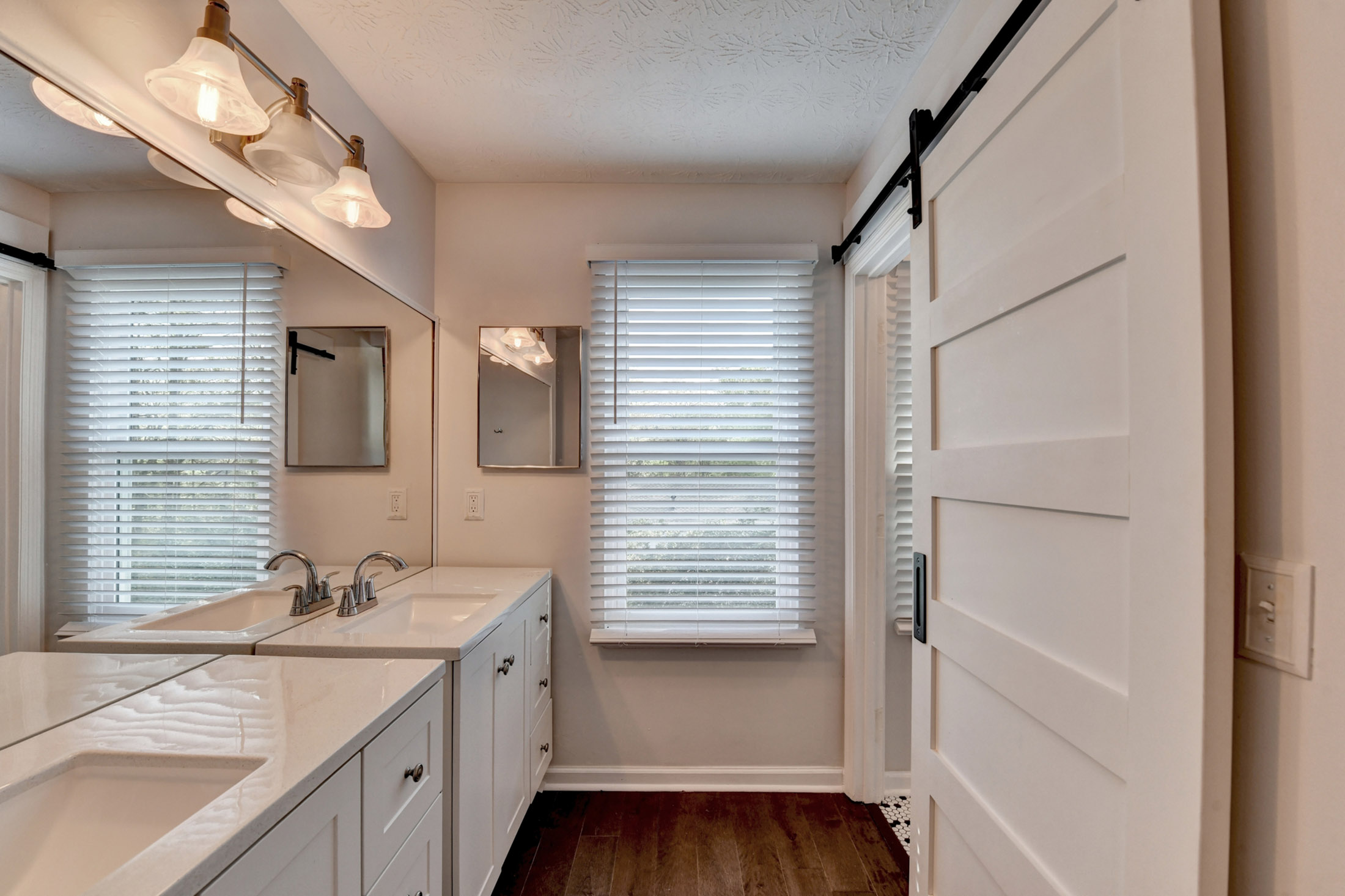  Welcome to this Renovated Home in Keheley Bend - 物件實景