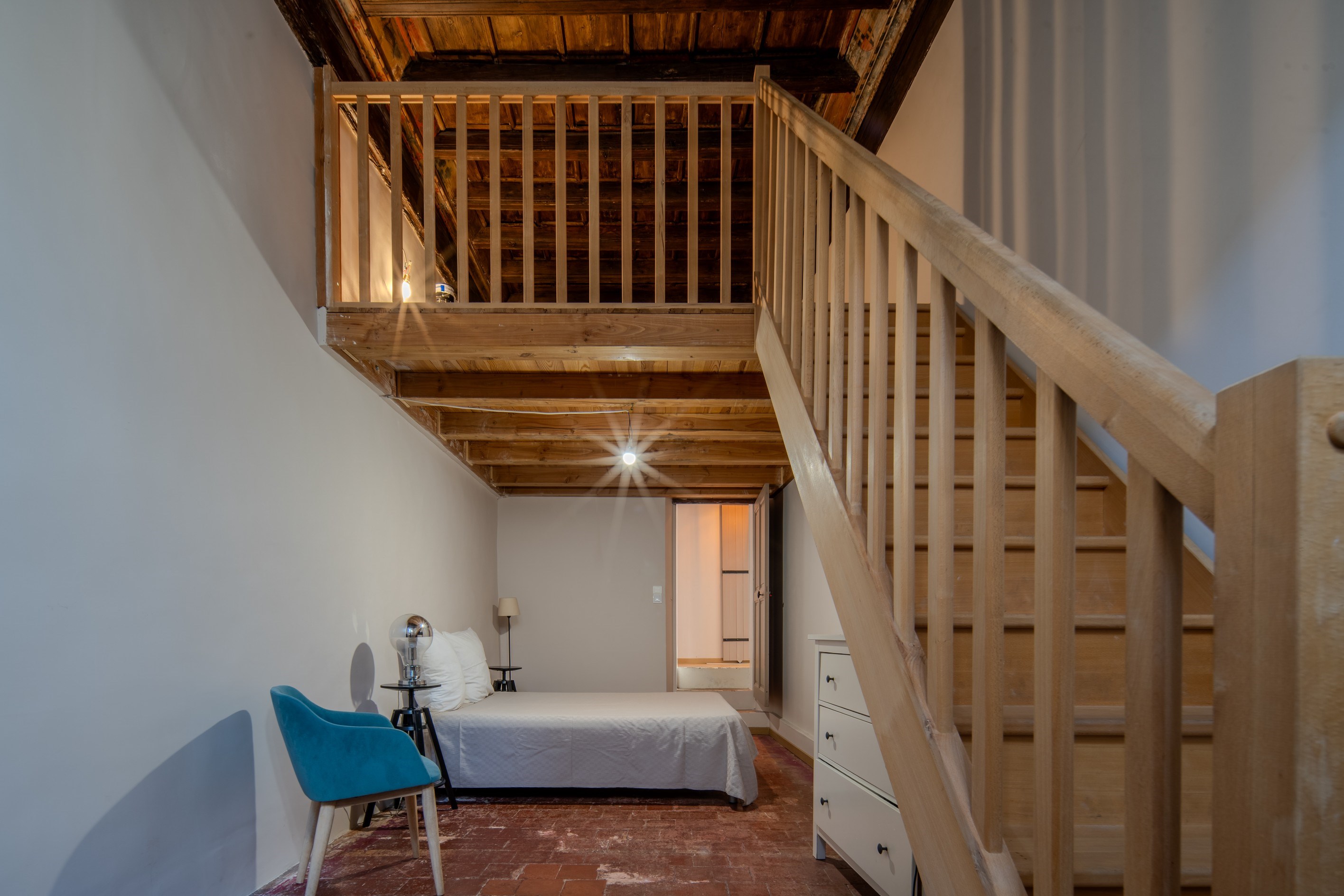  Romanesque house with garden, swimming pool and garage in the heart of the city. - 物件實景