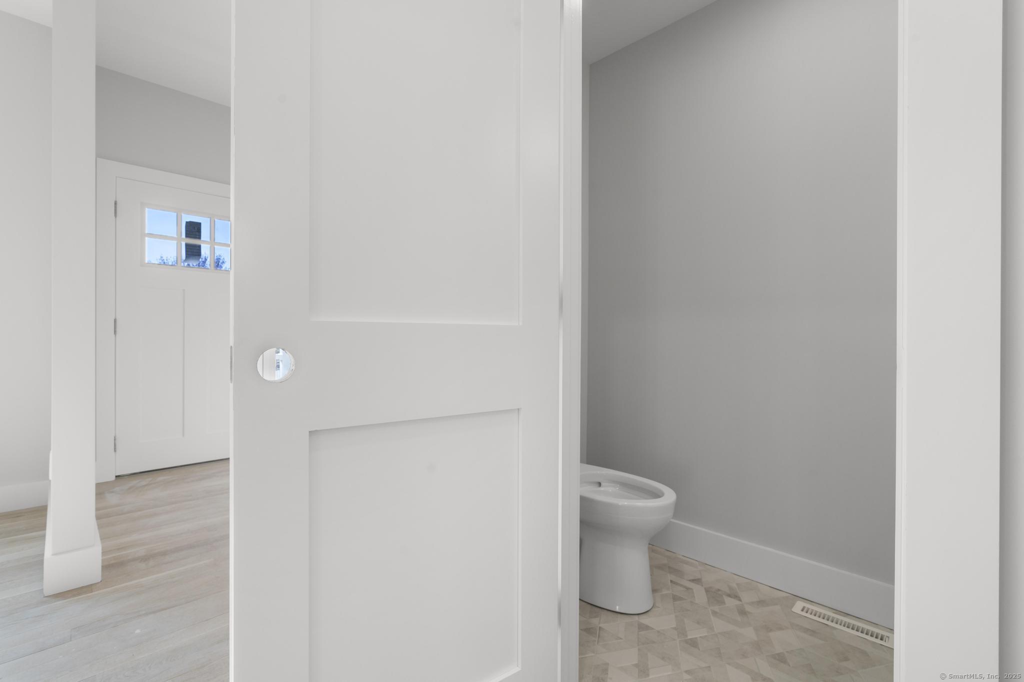 Milford, Connecticut, 06460, United States, 4 Bedrooms Bedrooms, ,4 BathroomsBathrooms,Residential,For Sale,1987652