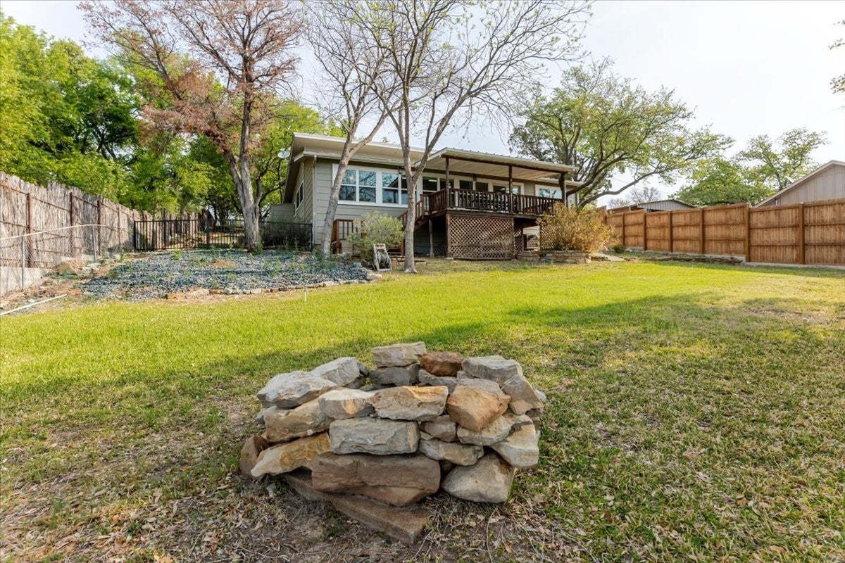 Possum Kingdom Lake, Texas, 76450, United States, 4 Bedrooms Bedrooms, ,3 BathroomsBathrooms,Residential,For Sale,2033538