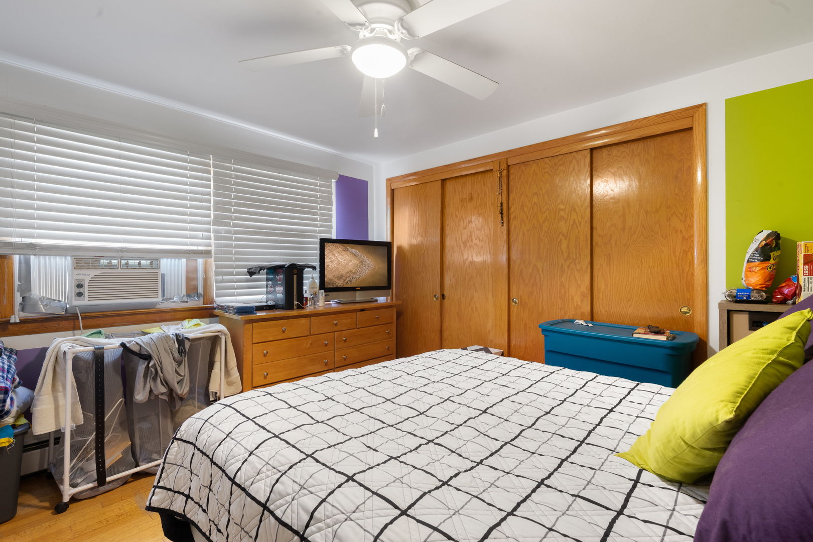 Berwyn, Illinois, 60402, United States, 6 Bedrooms Bedrooms, ,Residential,For Sale,1903495