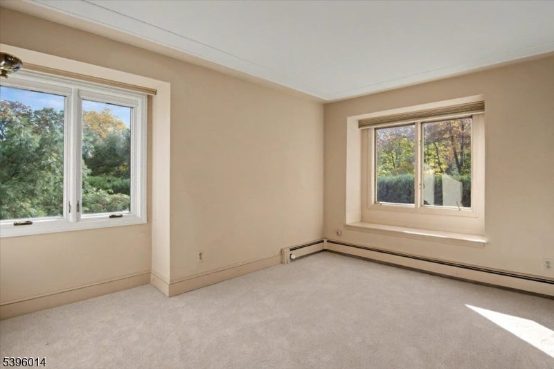 Clifton City, New Jersey, 07013, United States, 5 Bedrooms Bedrooms, ,4 BathroomsBathrooms,Residential,For Sale,1988596