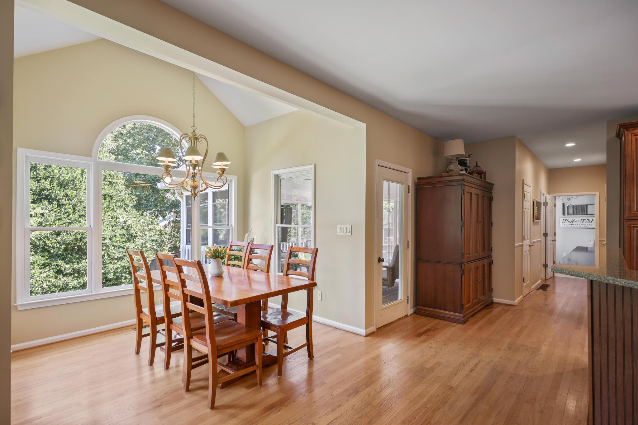  Beautifully Maintained Home in Established Burnt Hickory Pointe - 物件實景