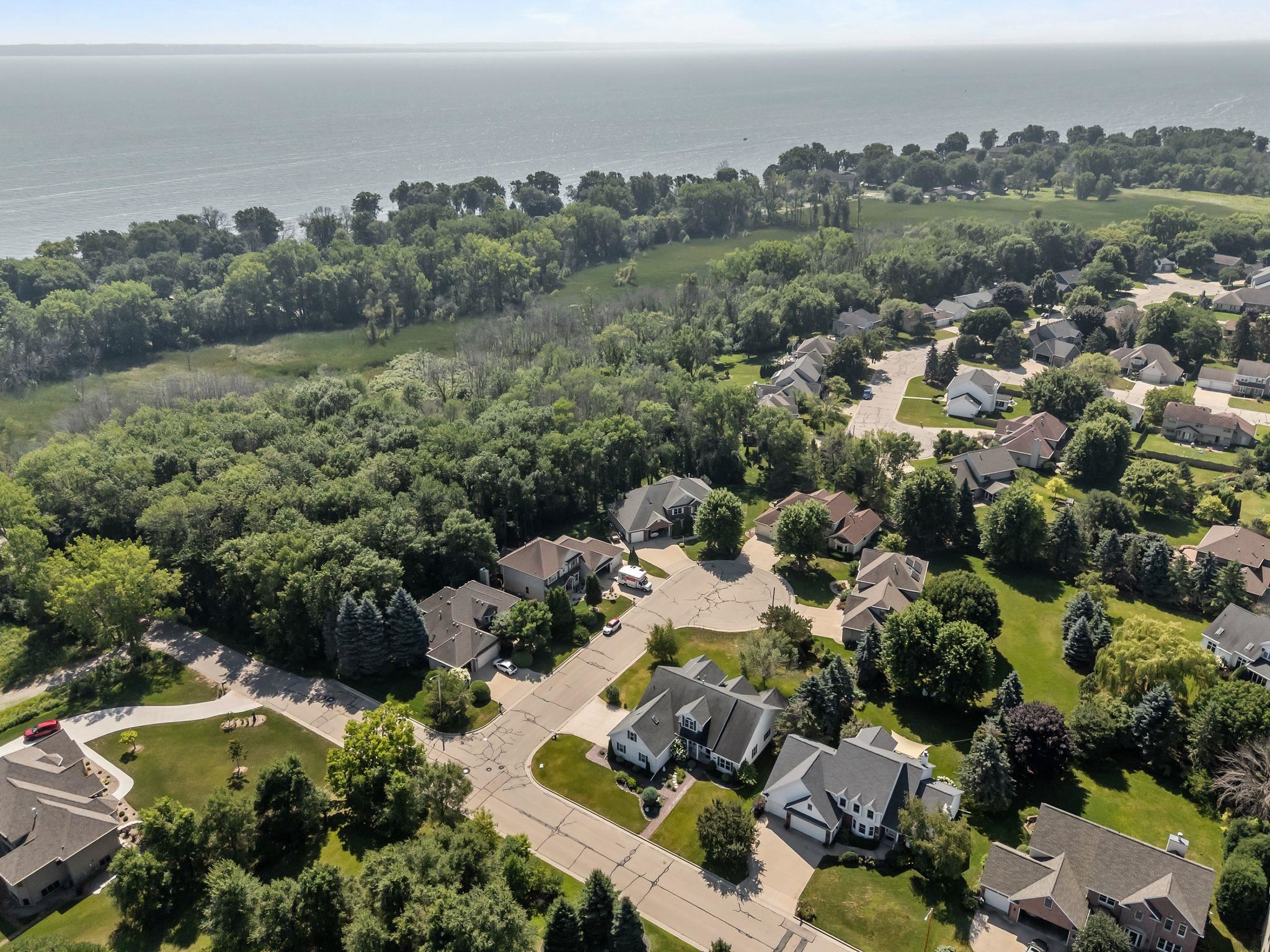 NEENAH, Wisconsin, 54956, United States, 4 Bedrooms Bedrooms, ,4 BathroomsBathrooms,Residential,For Sale,1955274