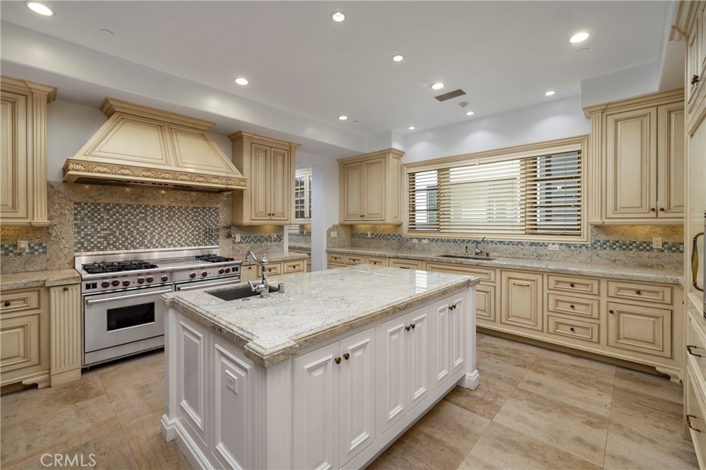 Newport Beach, California, 92661, United States, 7 Bedrooms Bedrooms, ,9 BathroomsBathrooms,Residential,For Sale,1770248