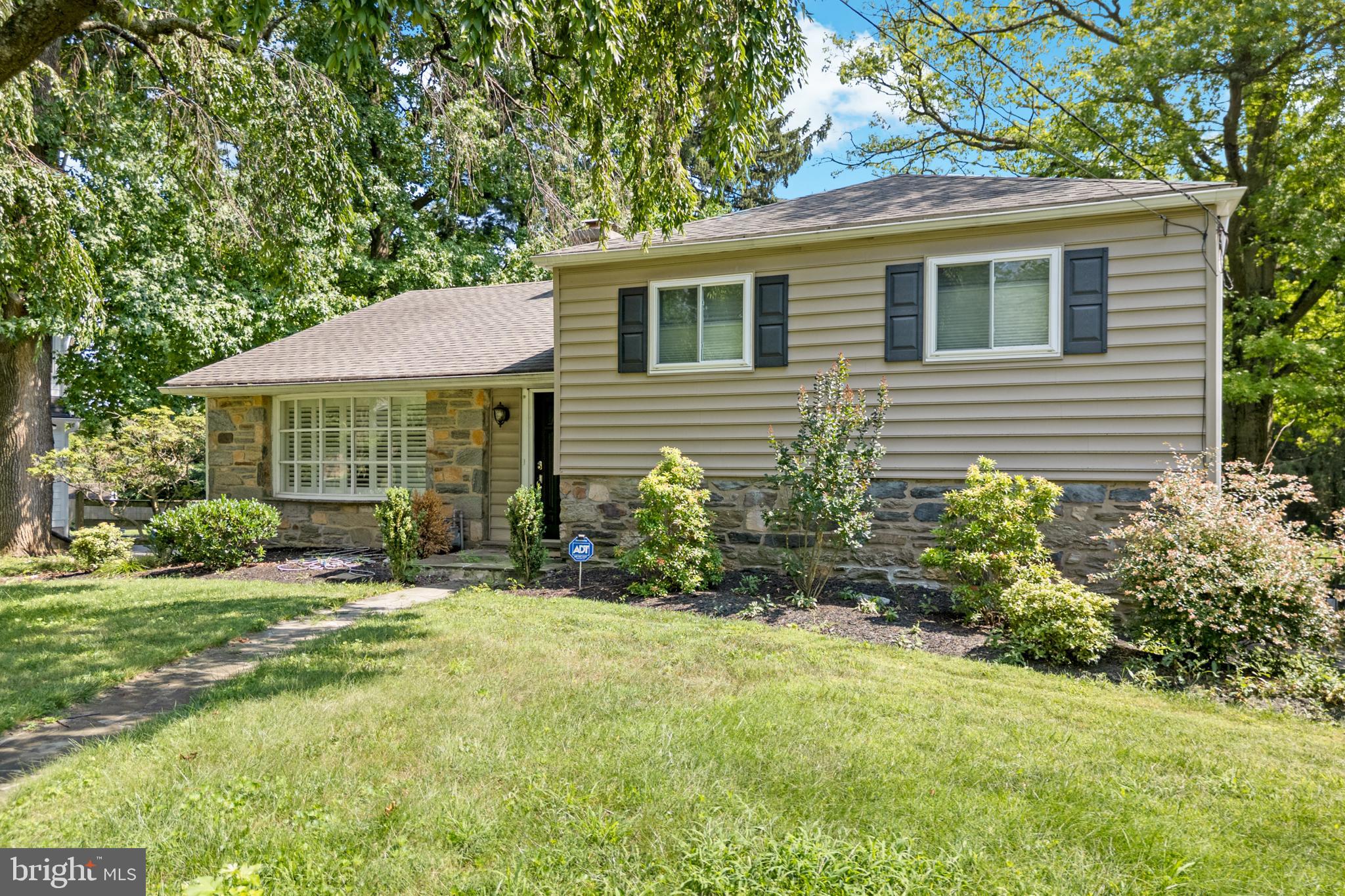 DEVON, Pennsylvania, 19333, United States, 3 Bedrooms Bedrooms, ,3 BathroomsBathrooms,Residential,For Sale,1928574