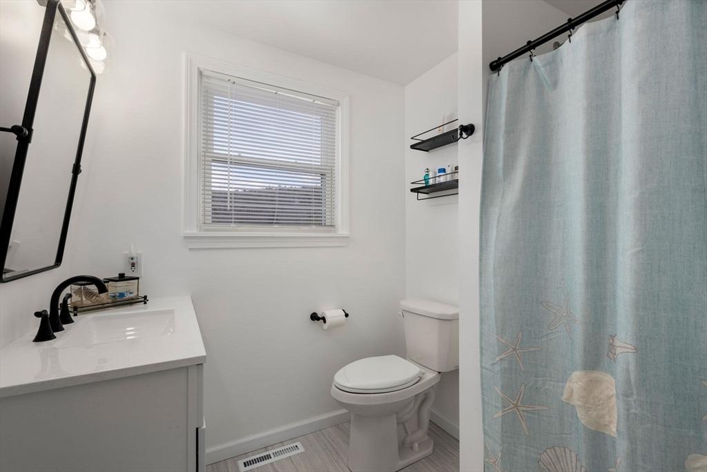 Holland, Massachusetts, 01521, United States, 3 Bedrooms Bedrooms, ,2 BathroomsBathrooms,Residential,For Sale,1864446