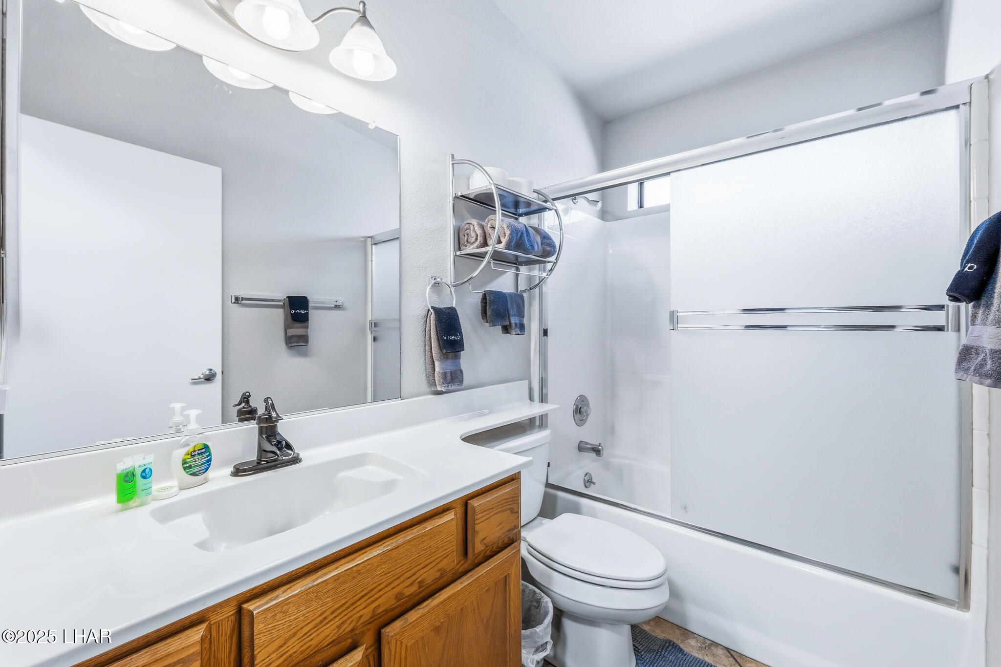 Lake Havasu City, Arizona, 86404, United States, 4 Bedrooms Bedrooms, ,2 BathroomsBathrooms,Residential,For Sale,2002177