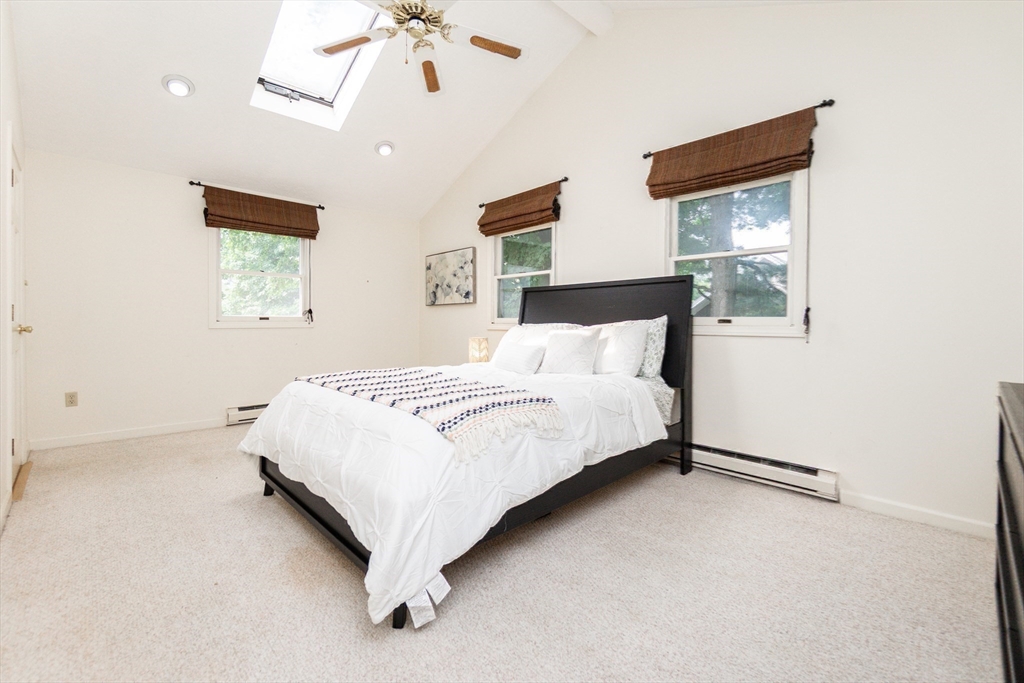 Wakefield, Massachusetts, 01880, United States, 4 Bedrooms Bedrooms, ,2 BathroomsBathrooms,Residential,For Sale,1976836