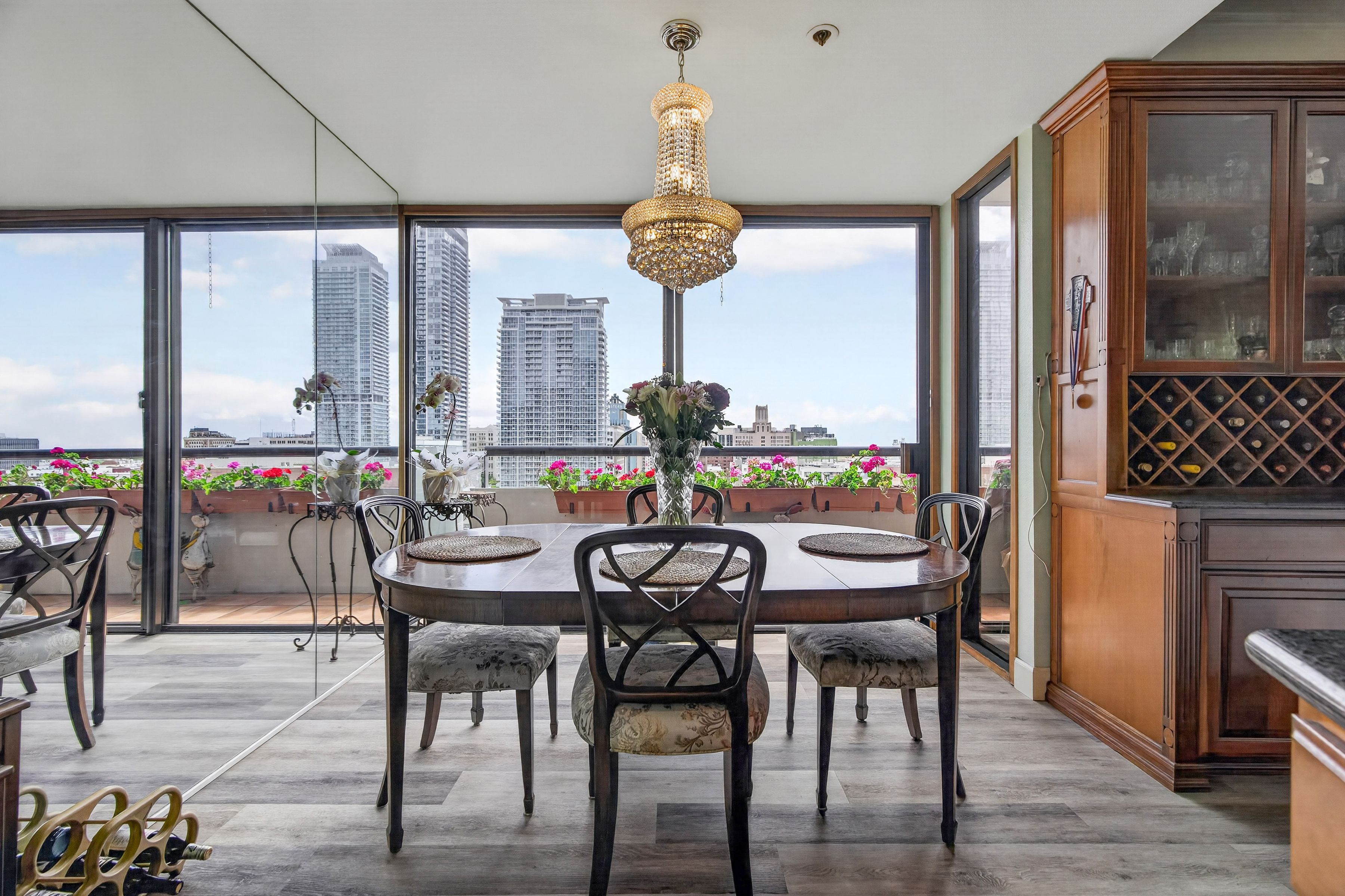  600 West 9th Street #1512 - 物件實景