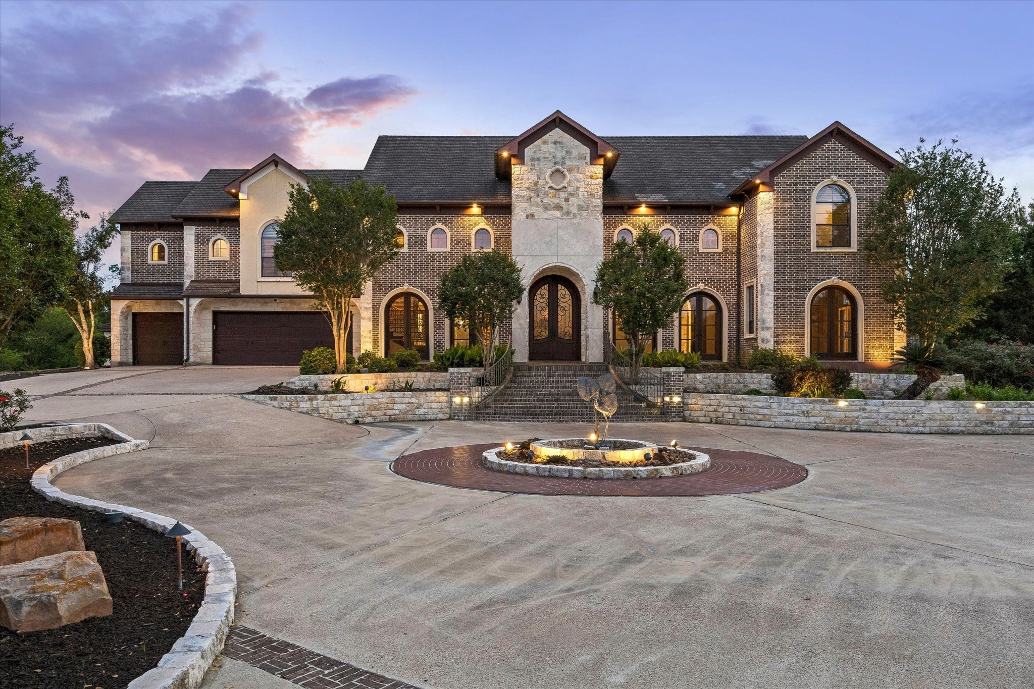 Steven Luke Ln, Friendswood, TX 77546
