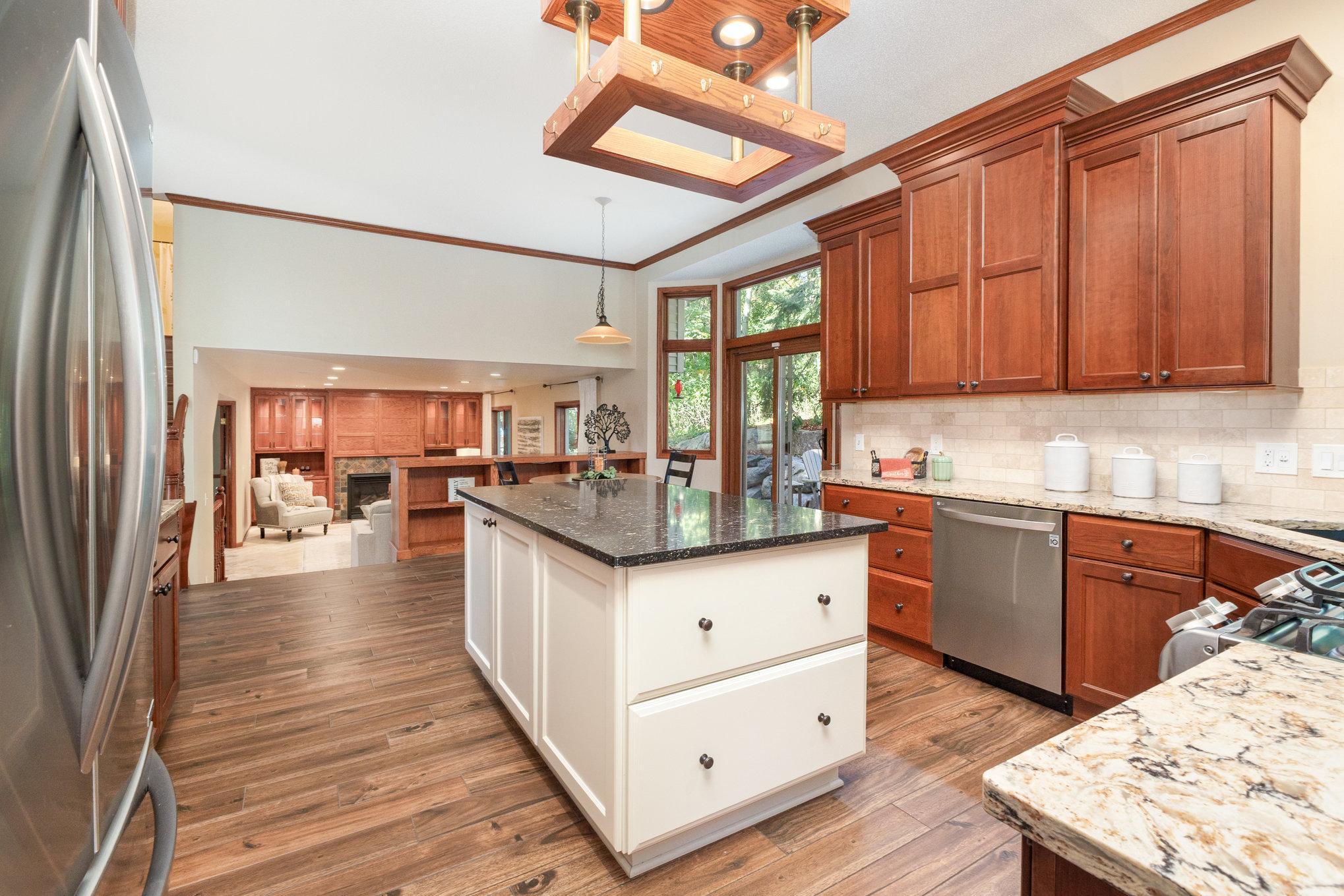 Lakeville, Minnesota, 55044, United States, 4 Bedrooms Bedrooms, ,3 BathroomsBathrooms,Residential,For Sale,1963667