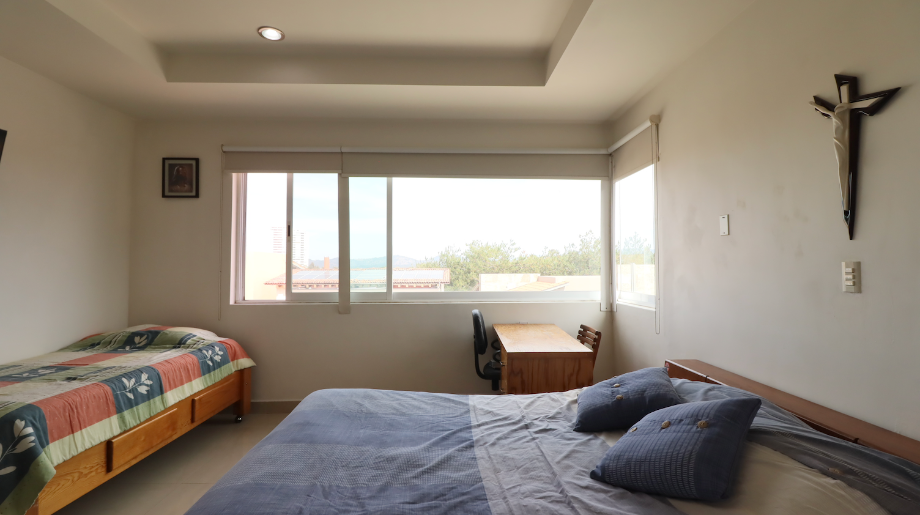 Morelia, Michoacán de Ocampo, 58350, Mexico, 4 Bedrooms Bedrooms, ,4 BathroomsBathrooms,Residential,For Sale,1998426