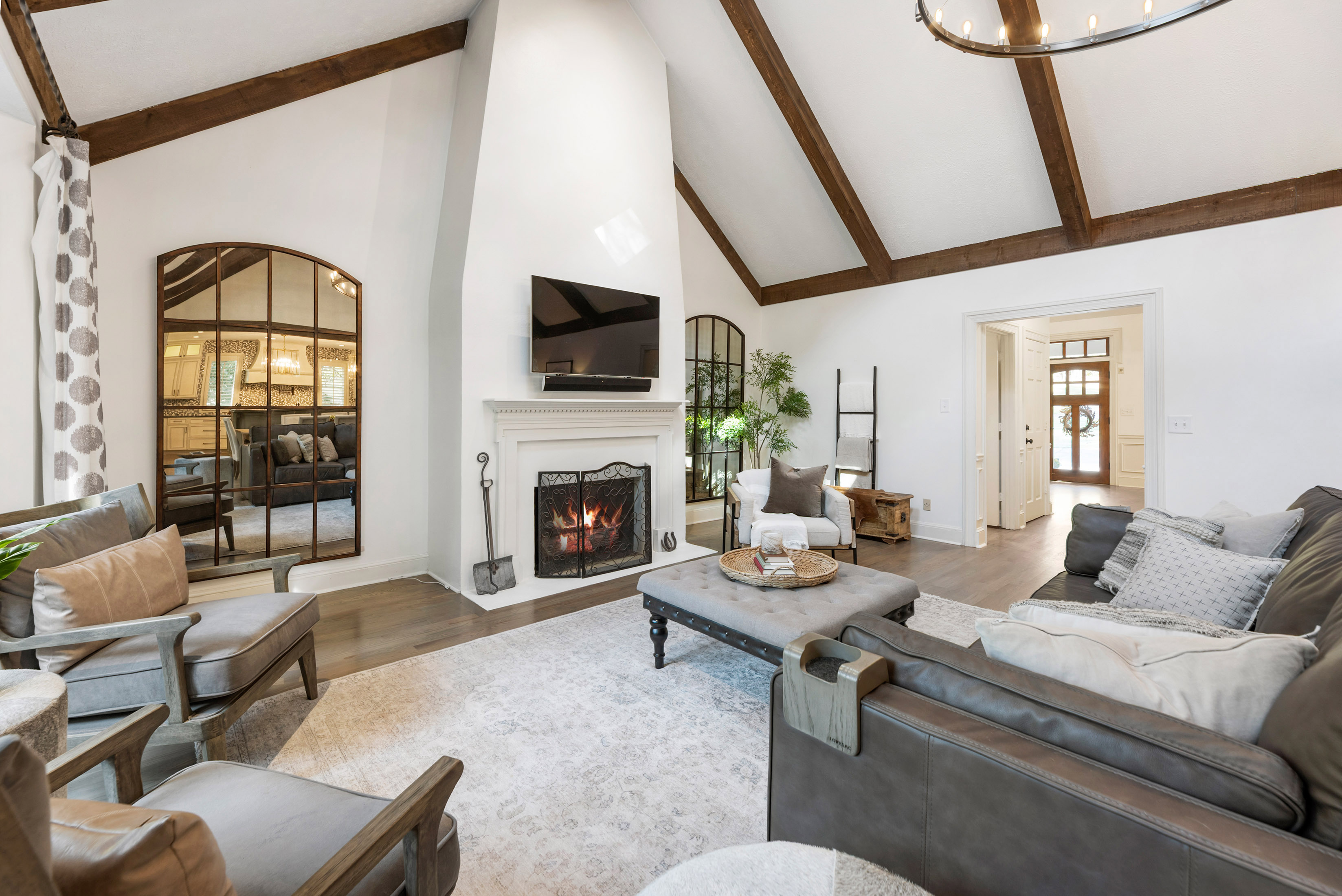  Gated One-Acre Estate Near Downtown Alpharetta and Crabapple - 物件實景