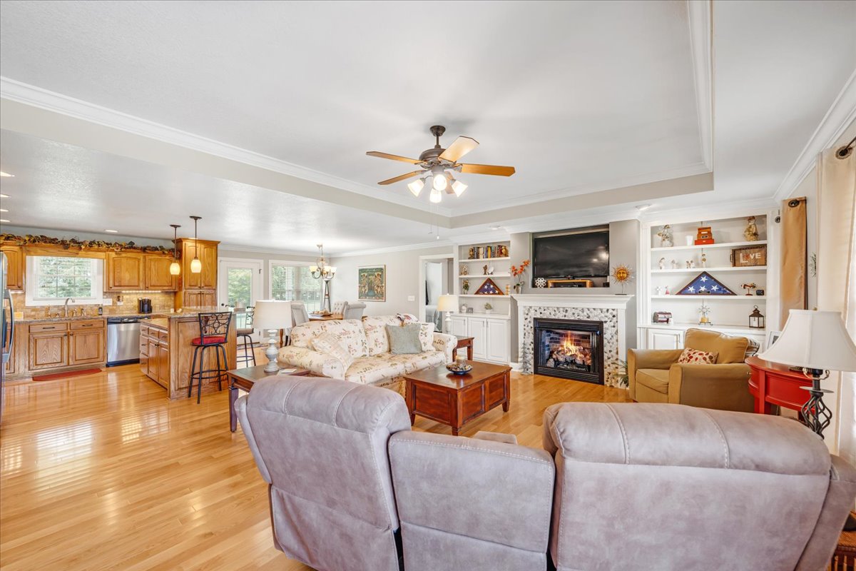 Winchester, Tennessee, 37398, United States, 4 Bedrooms Bedrooms, ,2 BathroomsBathrooms,Residential,For Sale,1921635