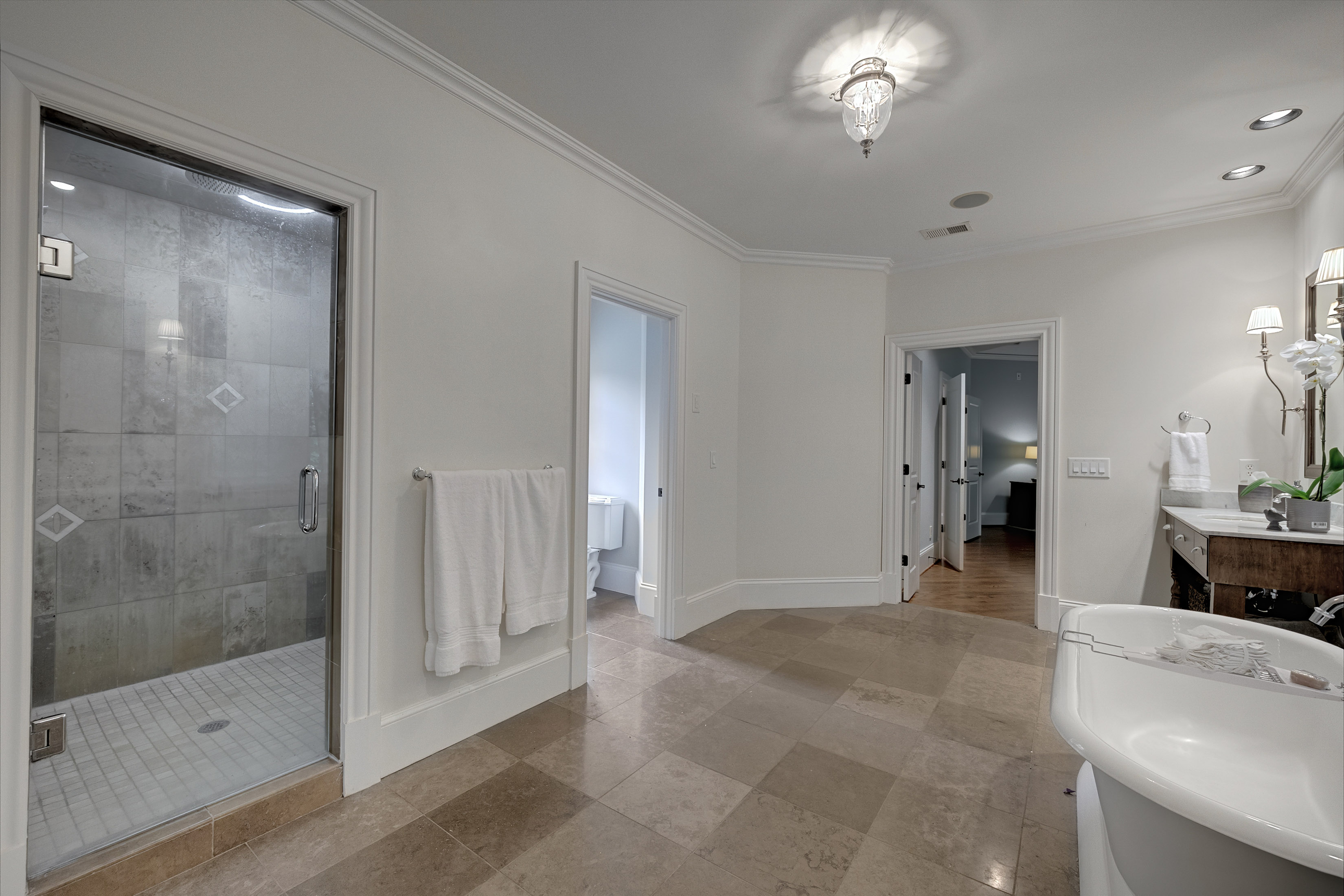  Stunning European-inspired Home on Private, Wooded Lot in East Cobb - 物件實景